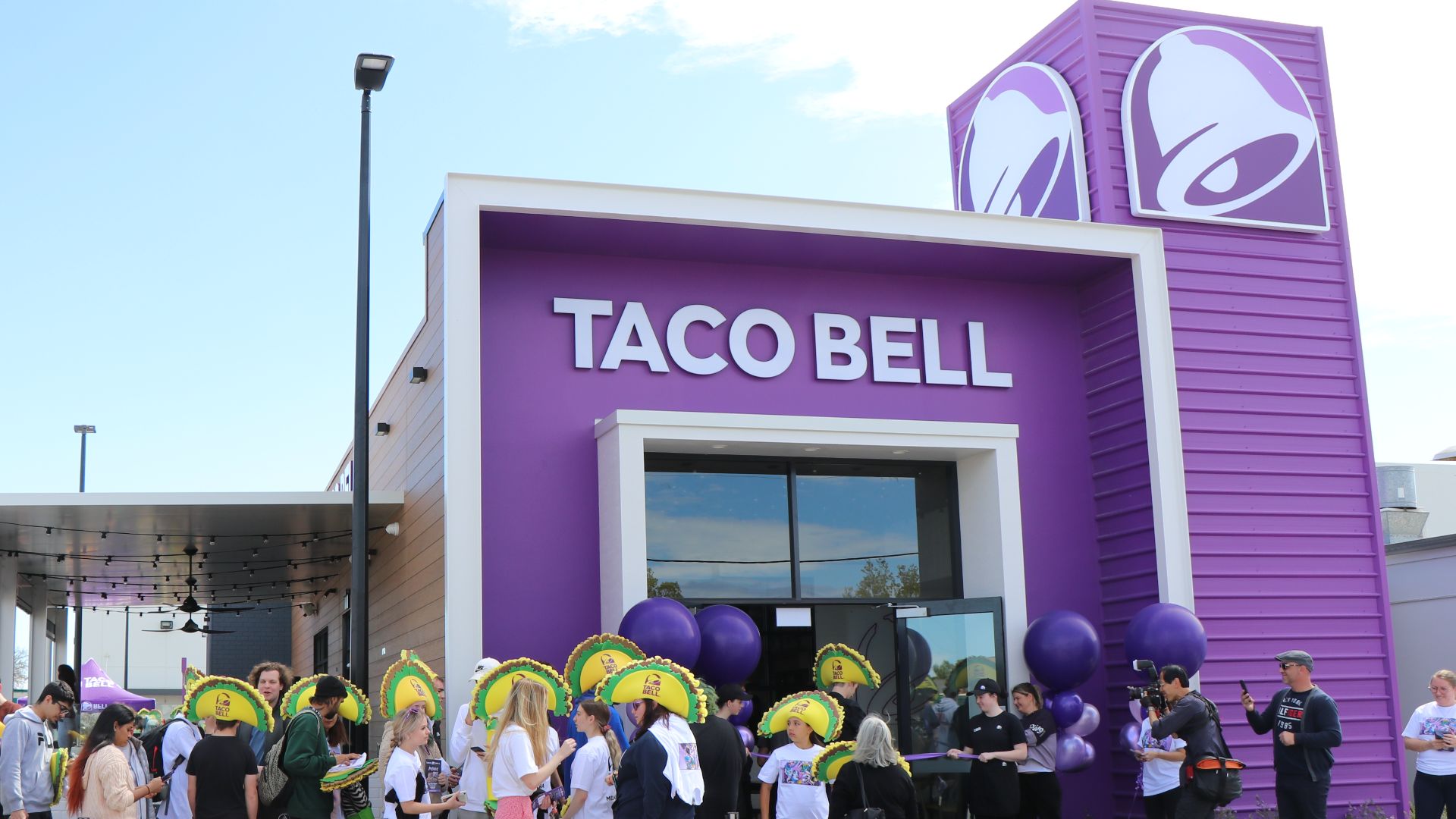 File:Taco Bell Opens in WA (51529208722).jpg
