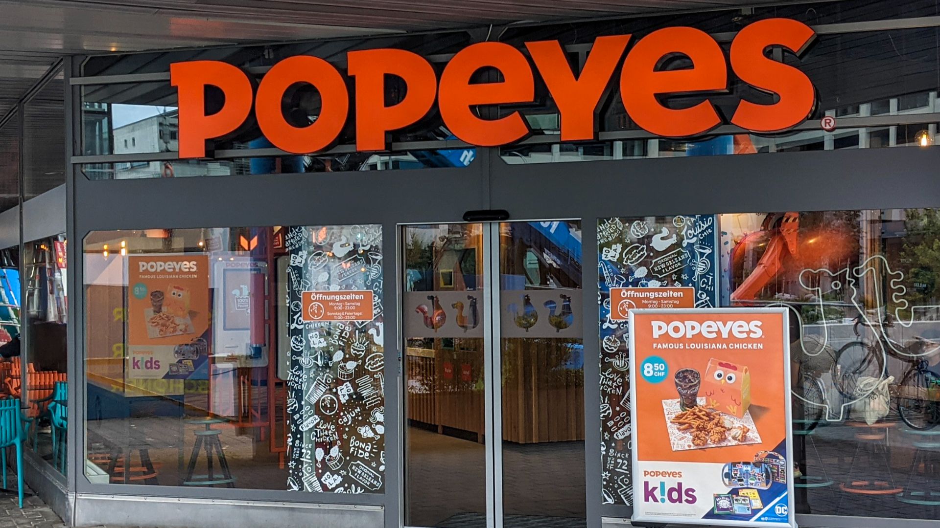 File:Popeyes in Zurich, June 2024, Letzipark.jpg