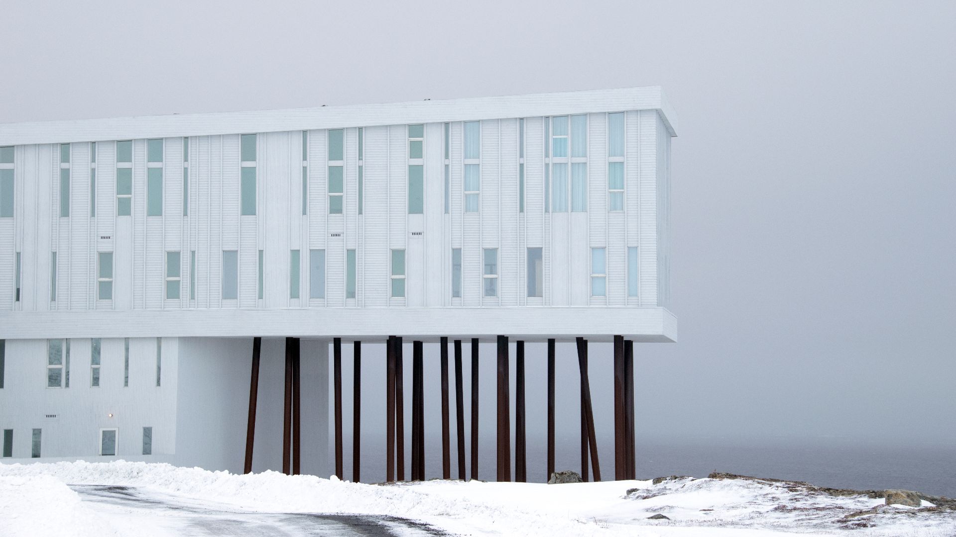 File:Fogo Island Inn (33878935285).jpg