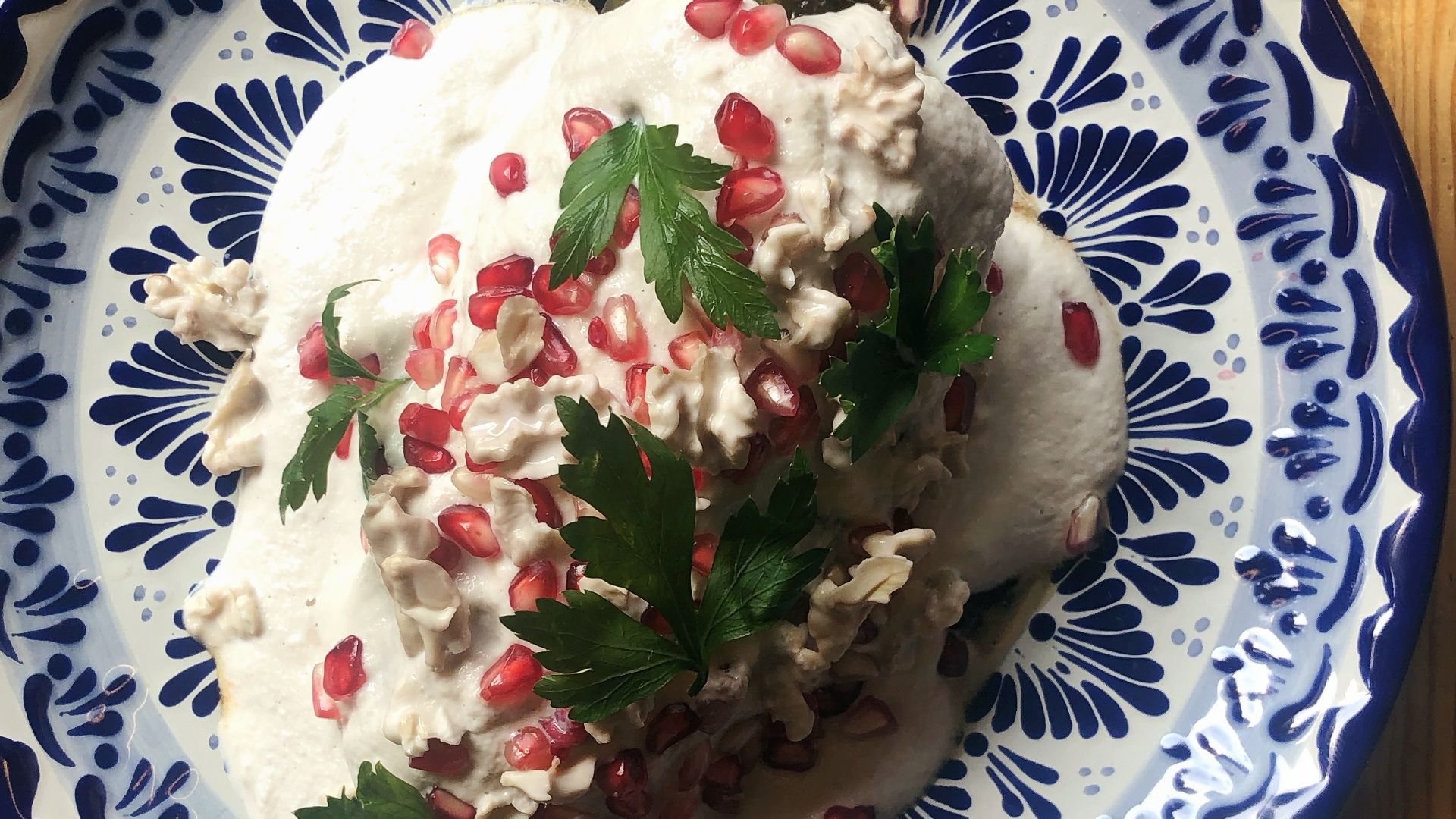 File:Chile en nogada in Mexico City.jpg