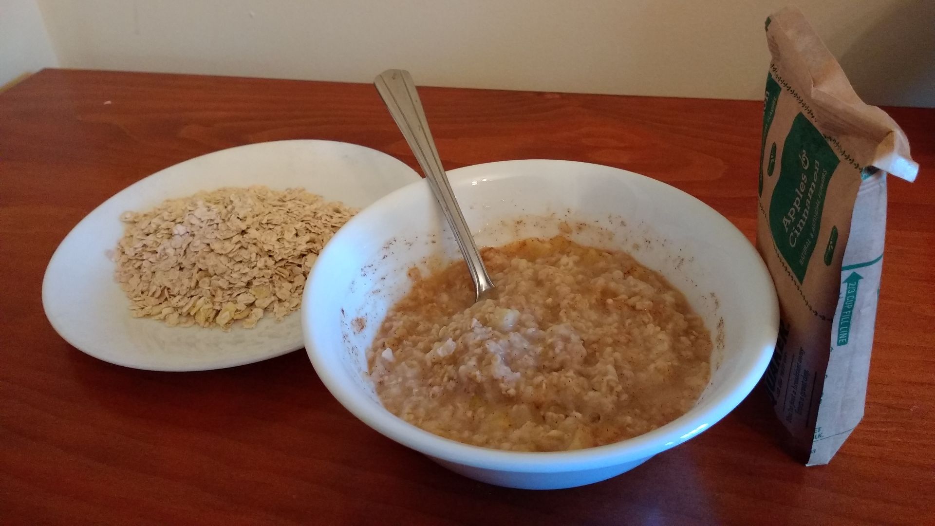 File:Quaker apples & cinnamon instant oatmeal 2.jpg