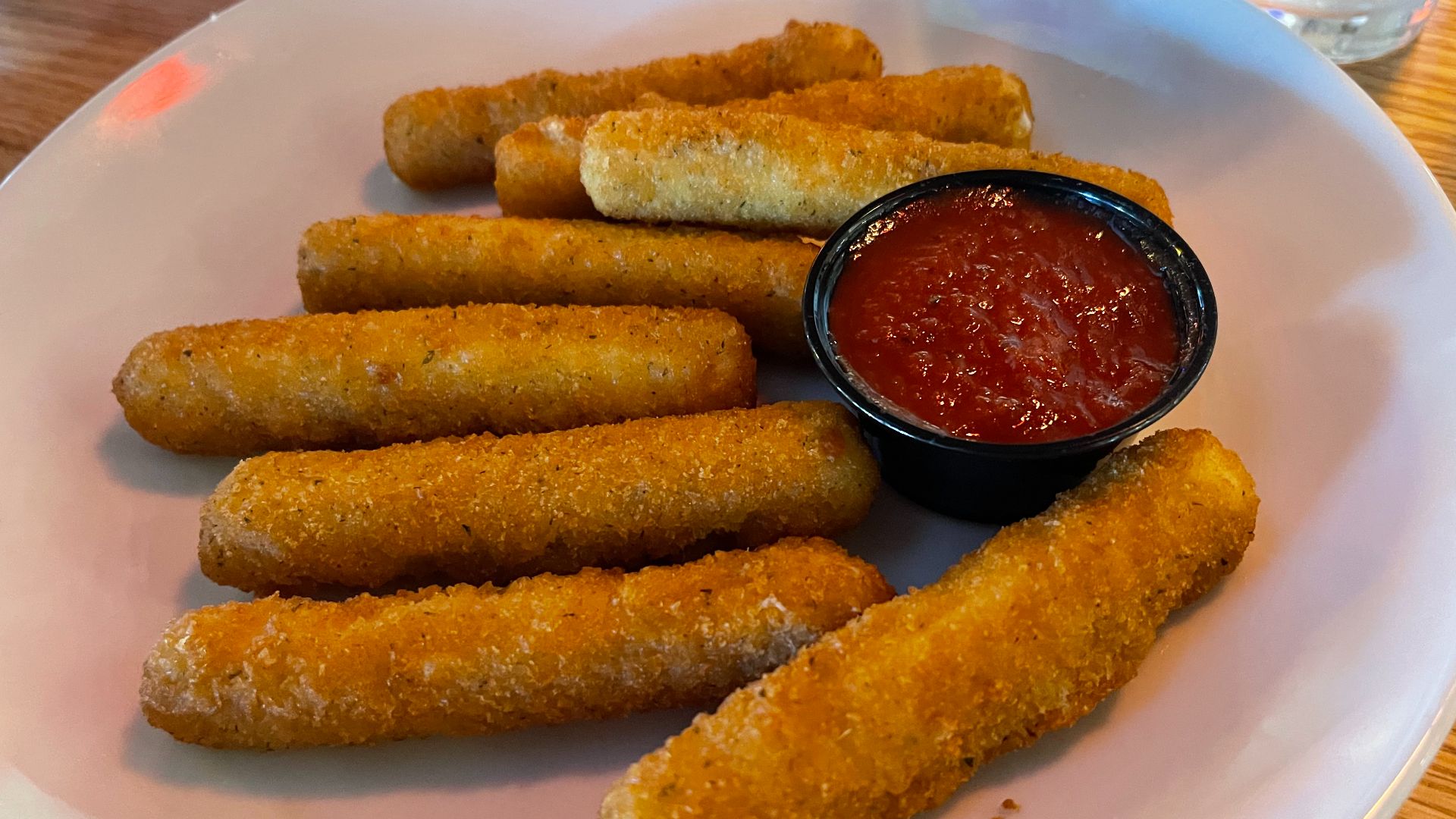 File:Applebee's - August 2023 - Sarah Stierch 02.jpg