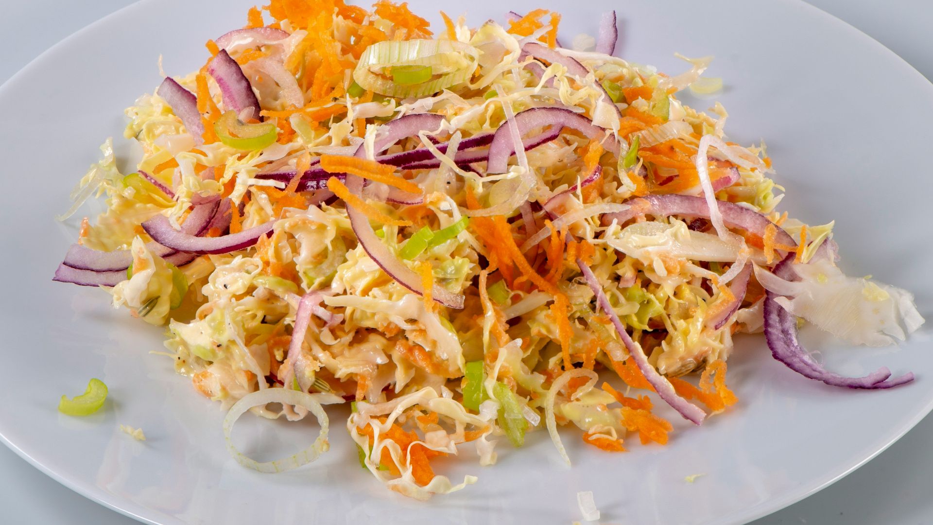 vegetable salad on plate