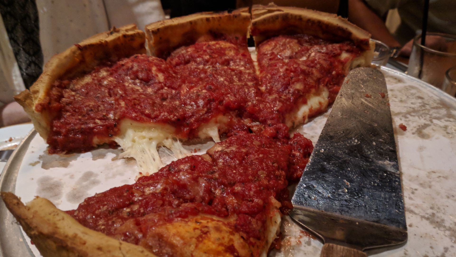 File:Giordano's Chicago Deep Dish Pizza.jpg
