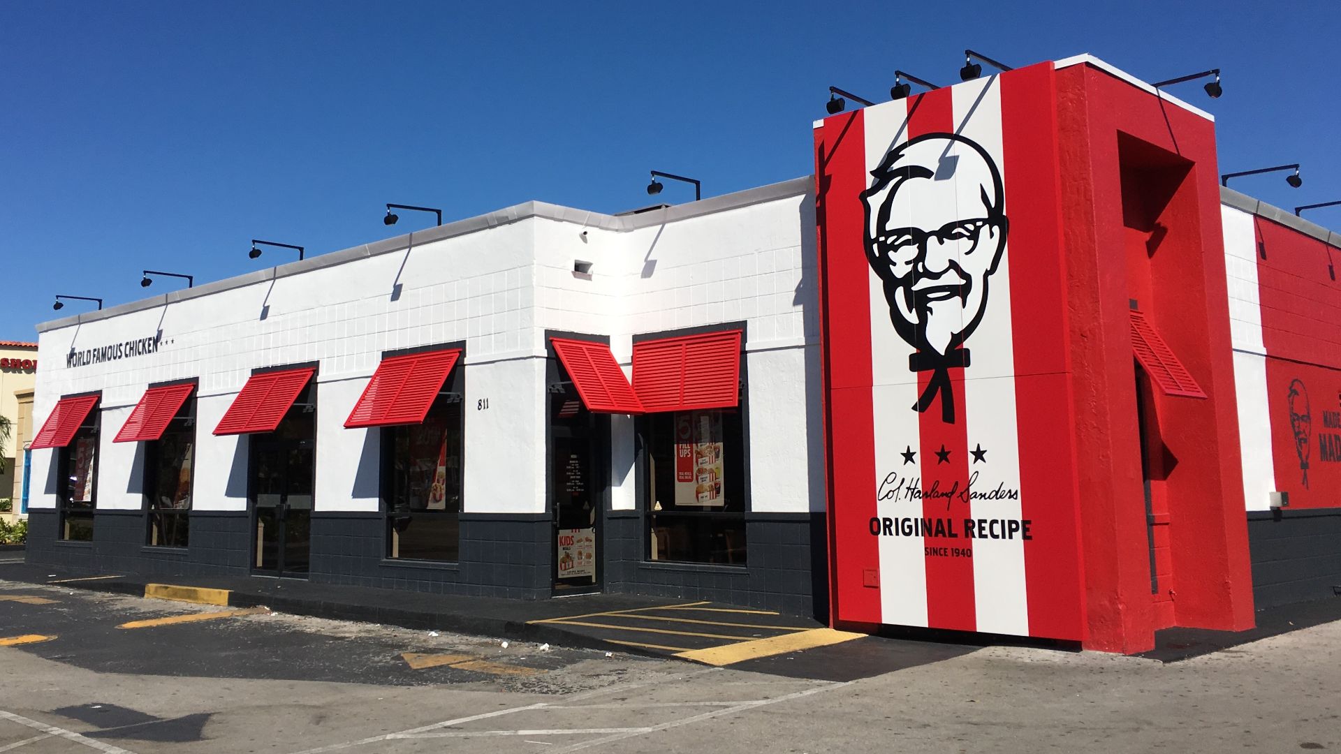 File:KFC Hialeah (39699848495).jpg