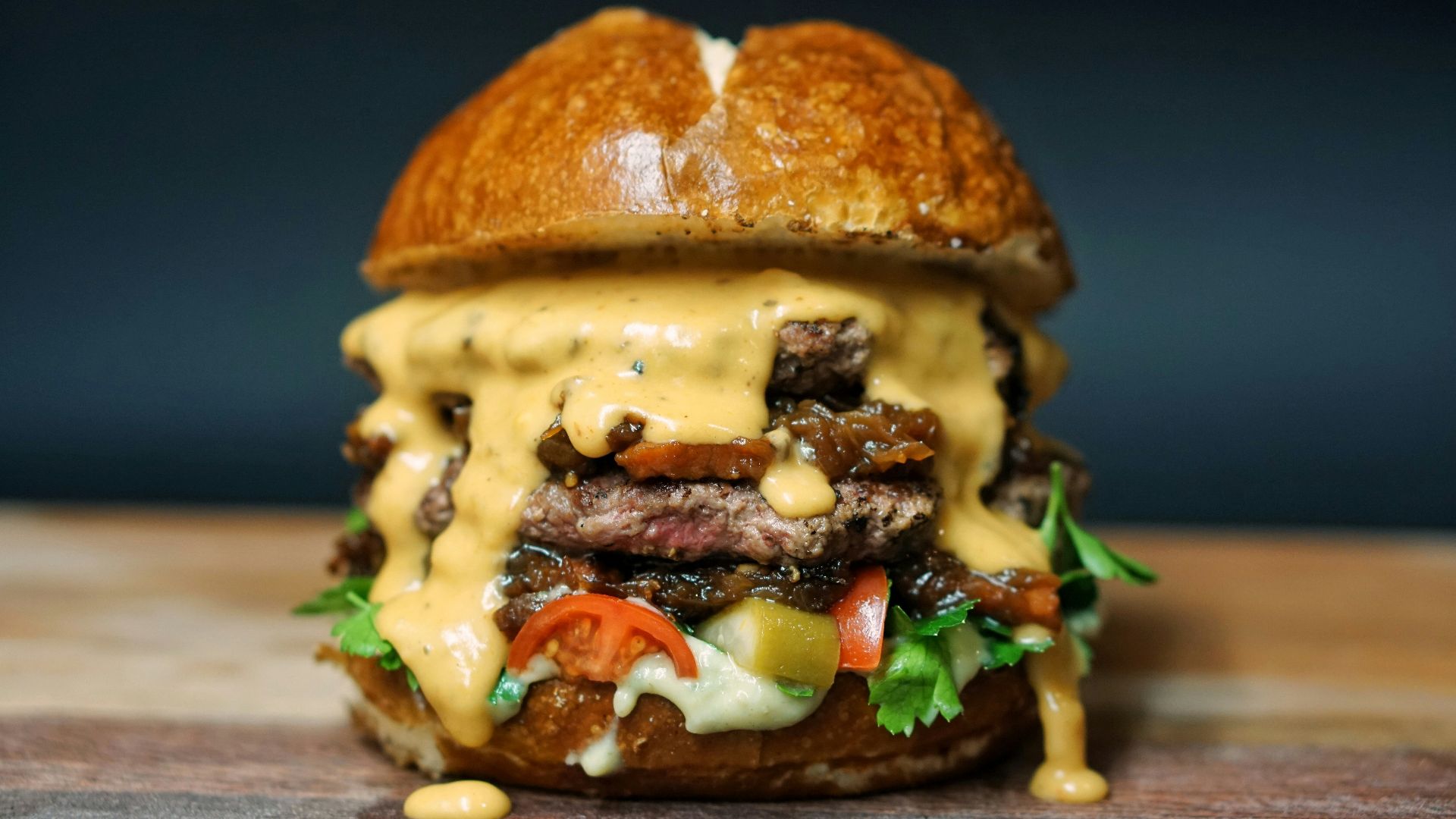 burger with lettuce and tomato