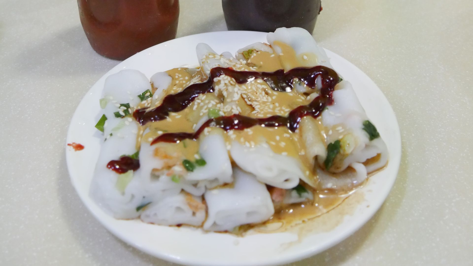 File:Shirmp and shallot rice noodle rolls with two sauces.jpg