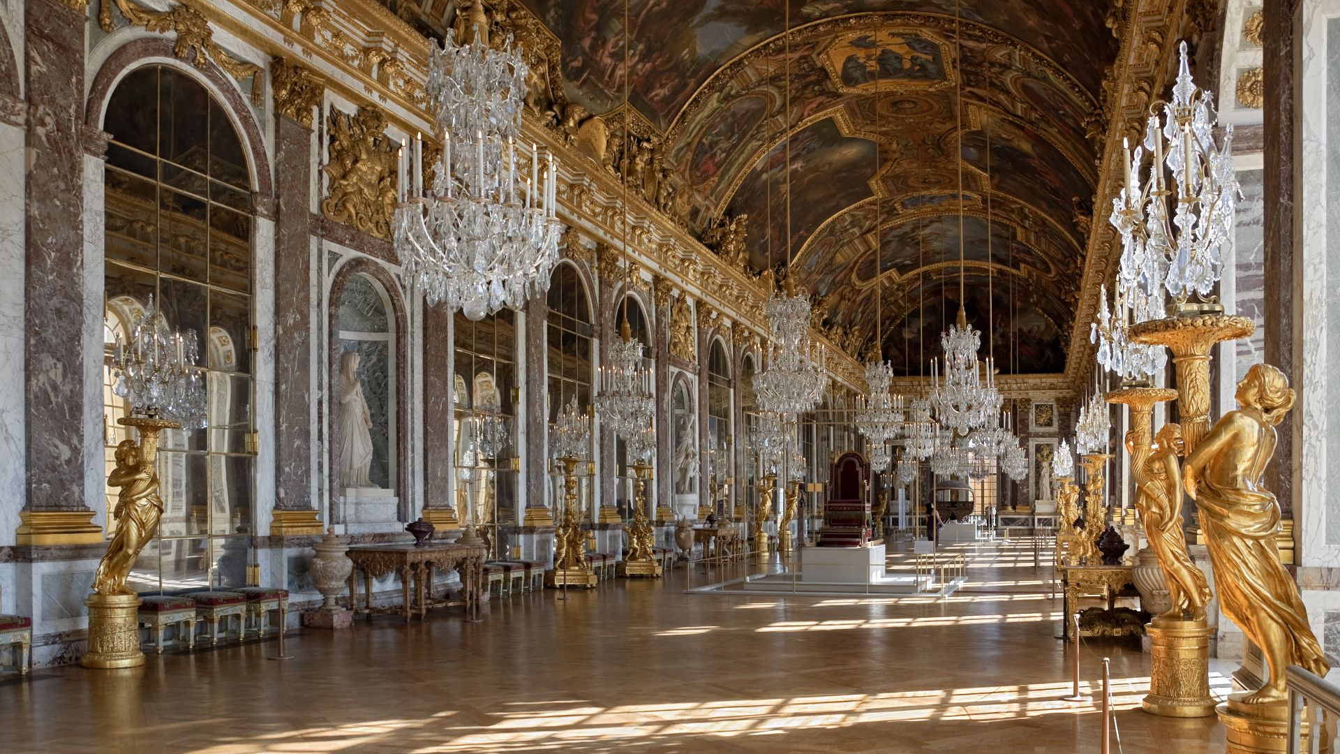 File:Chateau Versailles Galerie des Glaces.jpg