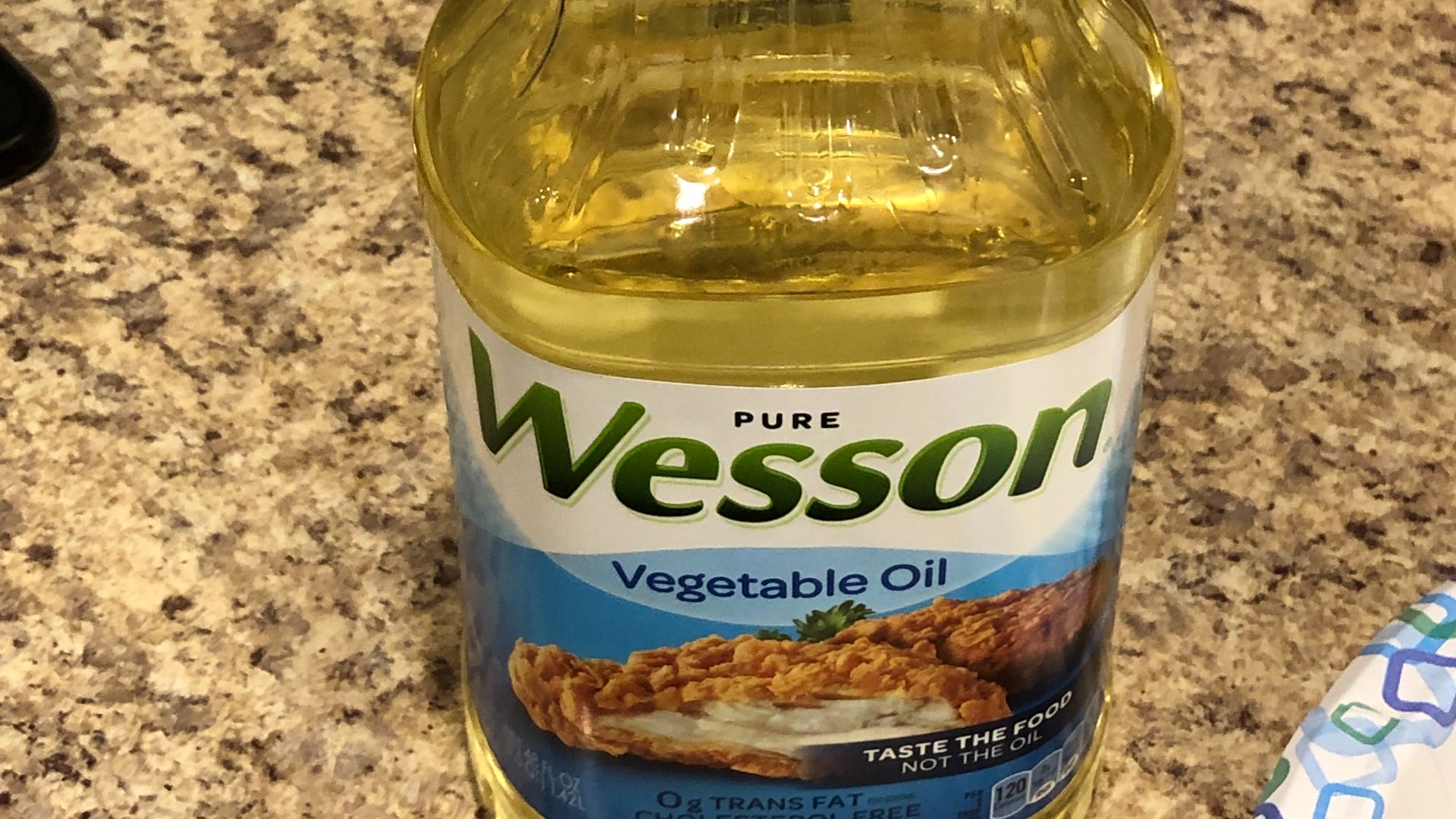 File:2022-05-30 21 06 43 A bottle of Wesson vegetable oil in the Mountainville section of Ewing Township, Mercer County, New Jersey.jpg