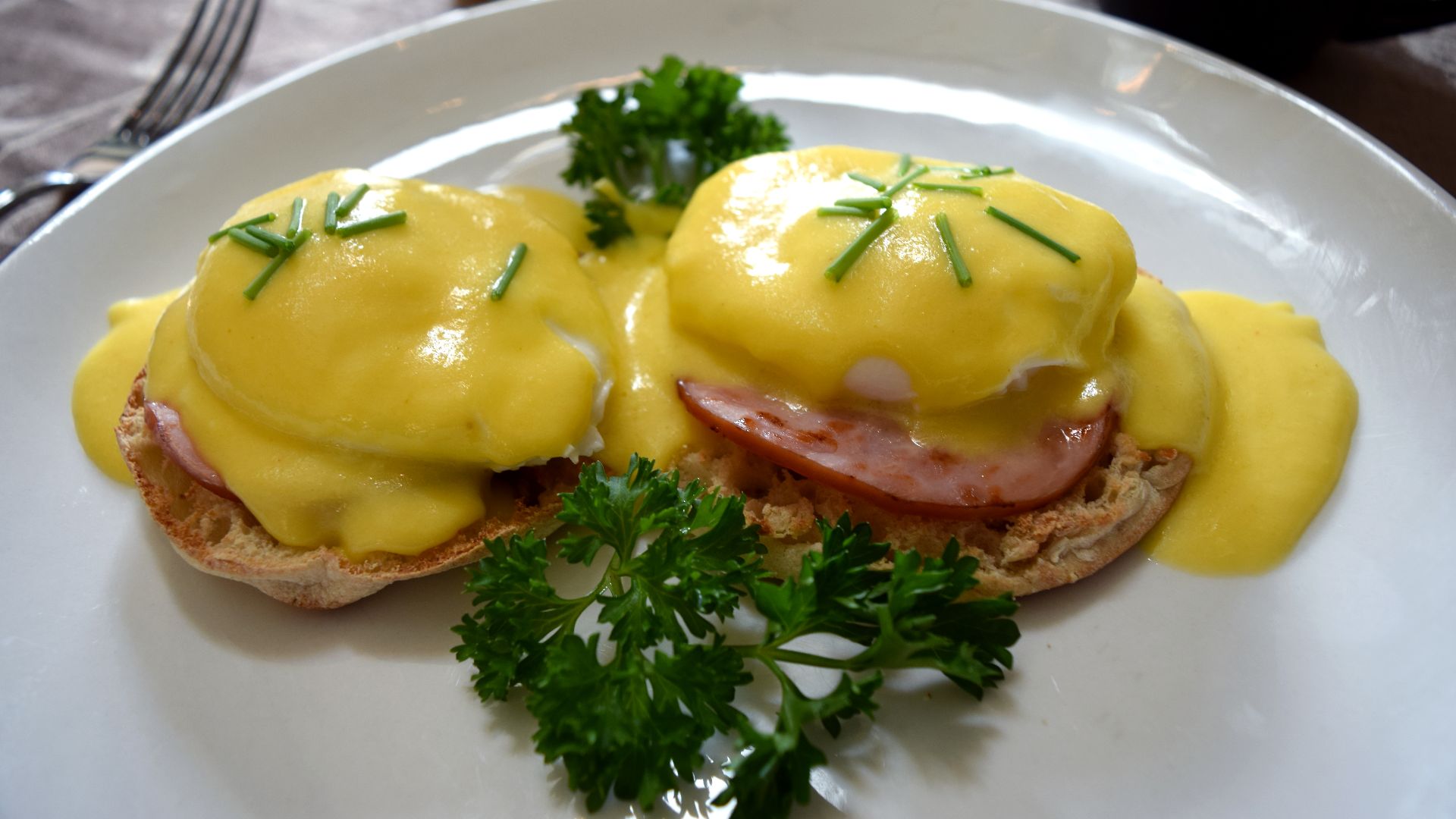 File:Traditional Eggs Benedict.jpg