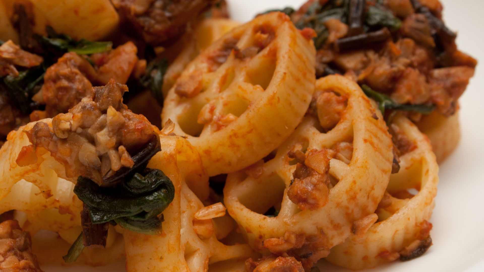 File:Spicy Tempeh And Broccoli Rabe With Rotelle (140492057).jpeg