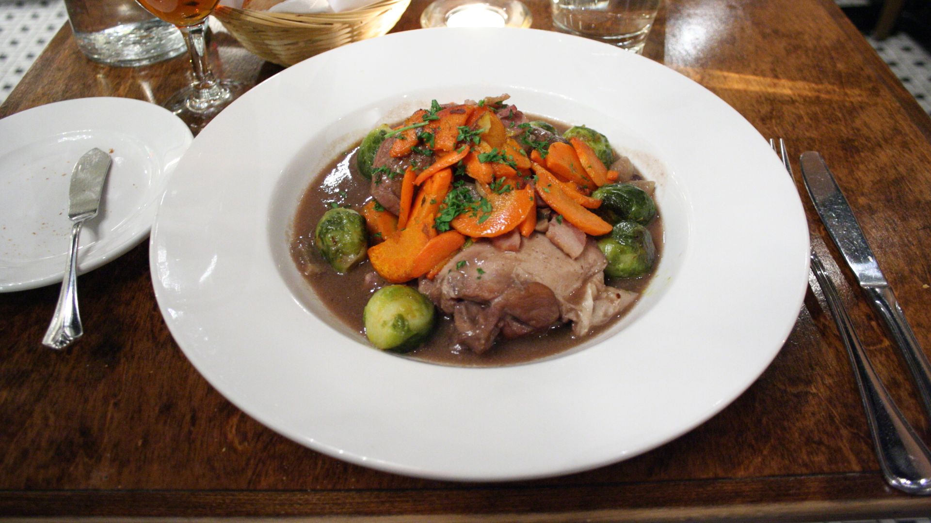 File:Coq au vin meal.jpg