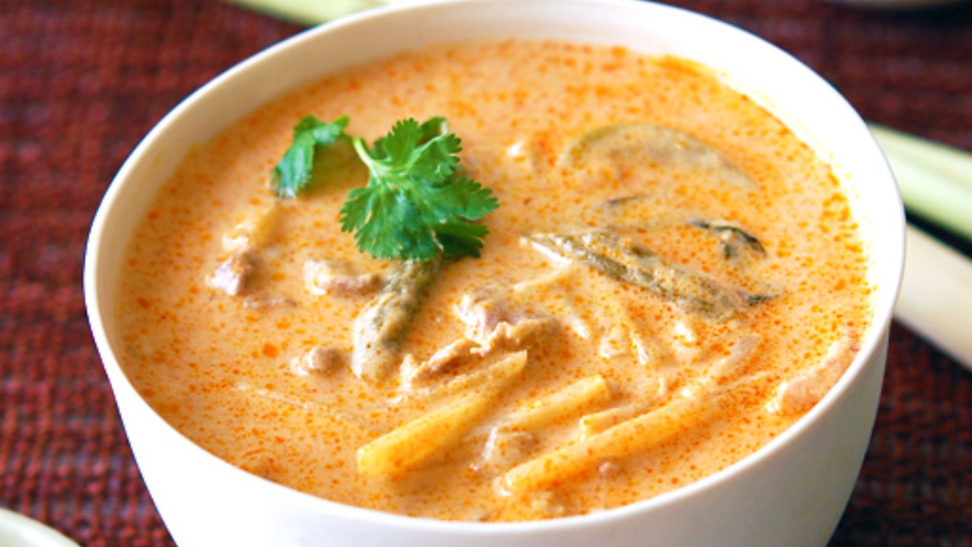 File:Thai Red Curry.jpg