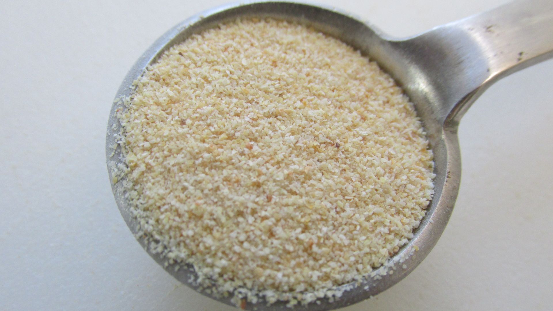 File:Garlic Powder, Penzeys Spices, Arlington Heights MA.jpg