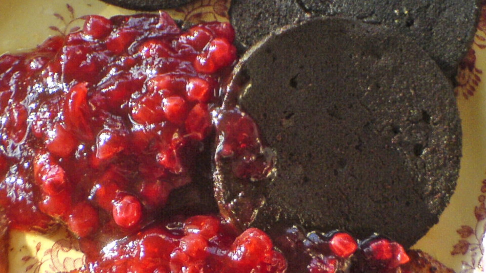 File:Black pudding (383613761).jpg