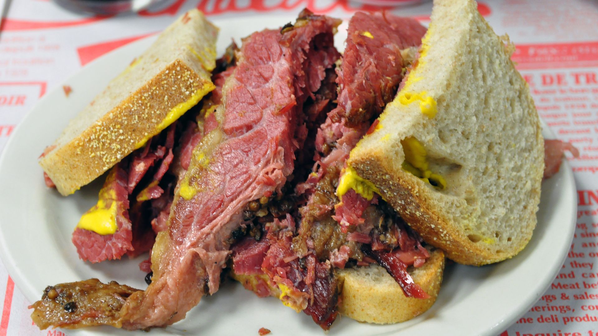 File:Schwartz smoked meat montreal.JPG
