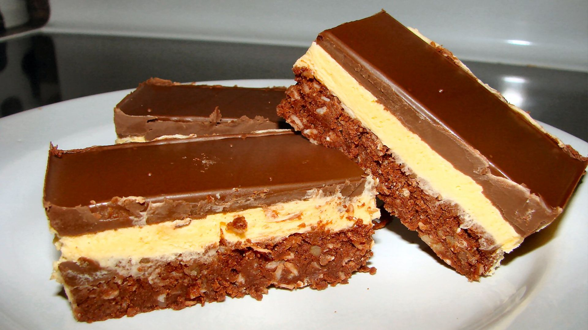 File:Nanaimo Bars - flash.jpg