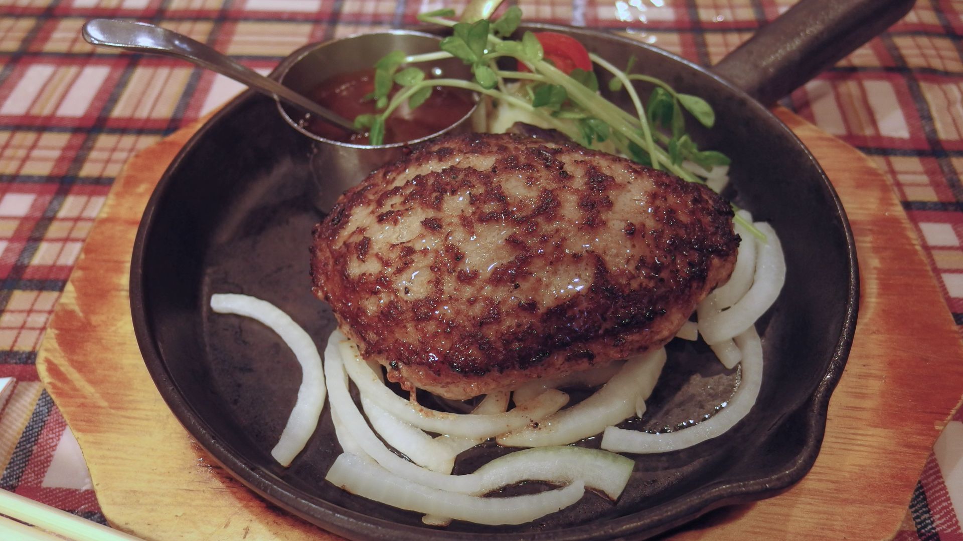 File:Hamburg steak (43221144252).jpg