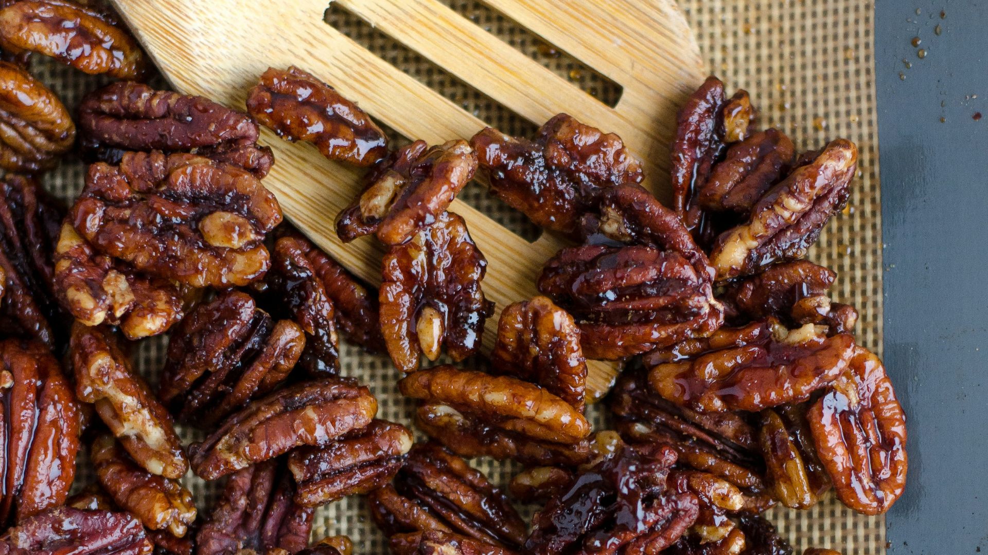 cooked food beside brown wooden ladle