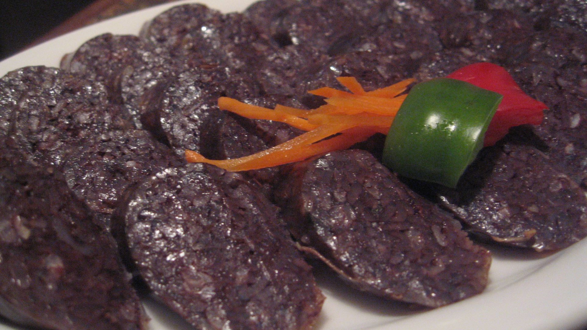 File:Korean blood sausage-Sundae-01.jpg