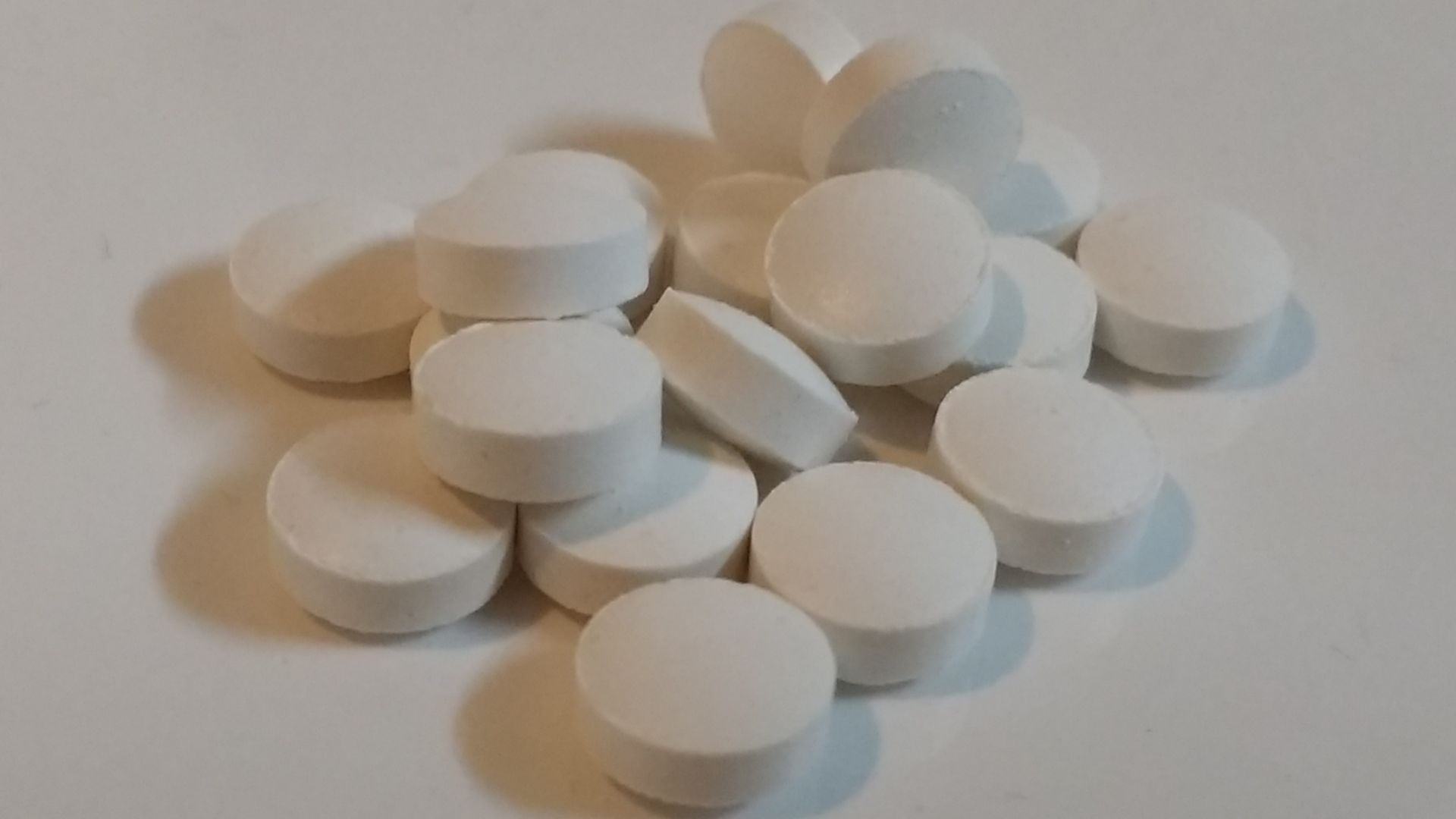 File:Vitamin D pills.jpg