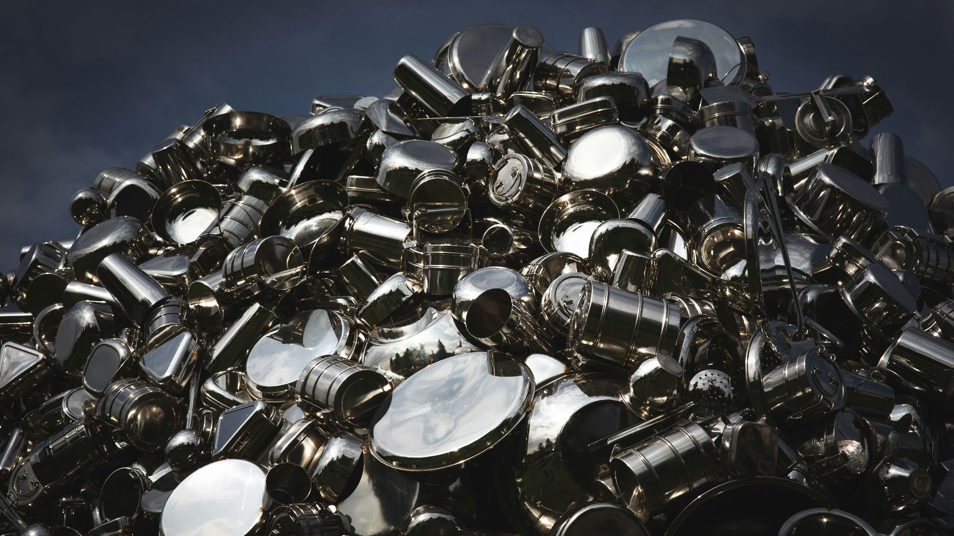 black and silver drum set