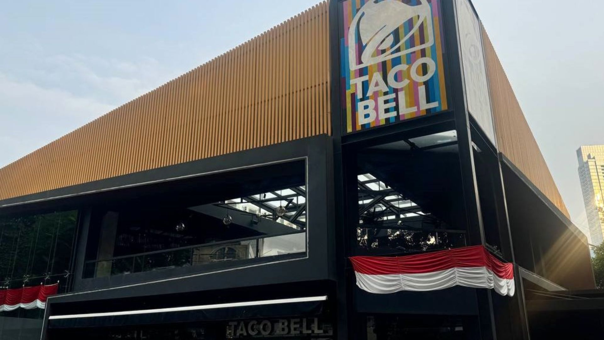 File:Taco Bell Senopati (2024).jpg