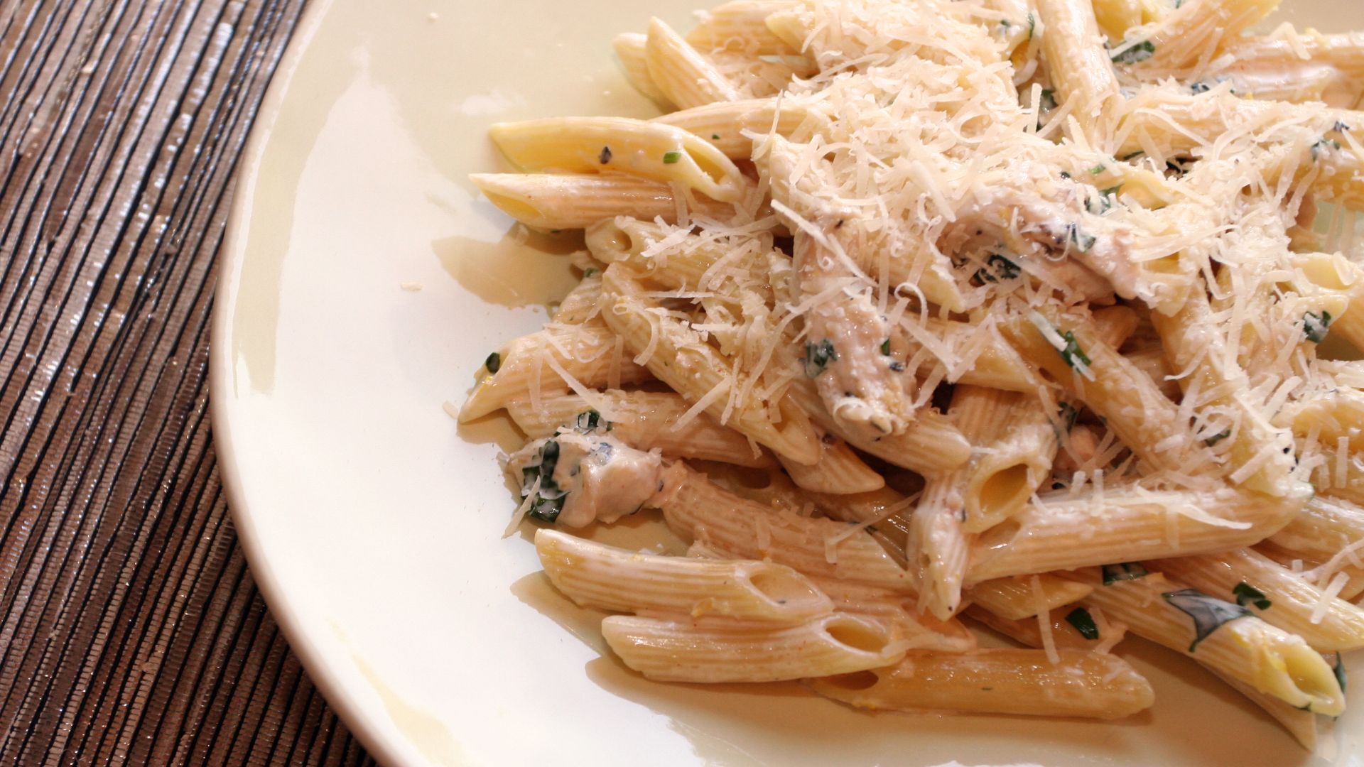 File:Pasta with a Chicken Lemon Cream Sauce (764644143).jpg