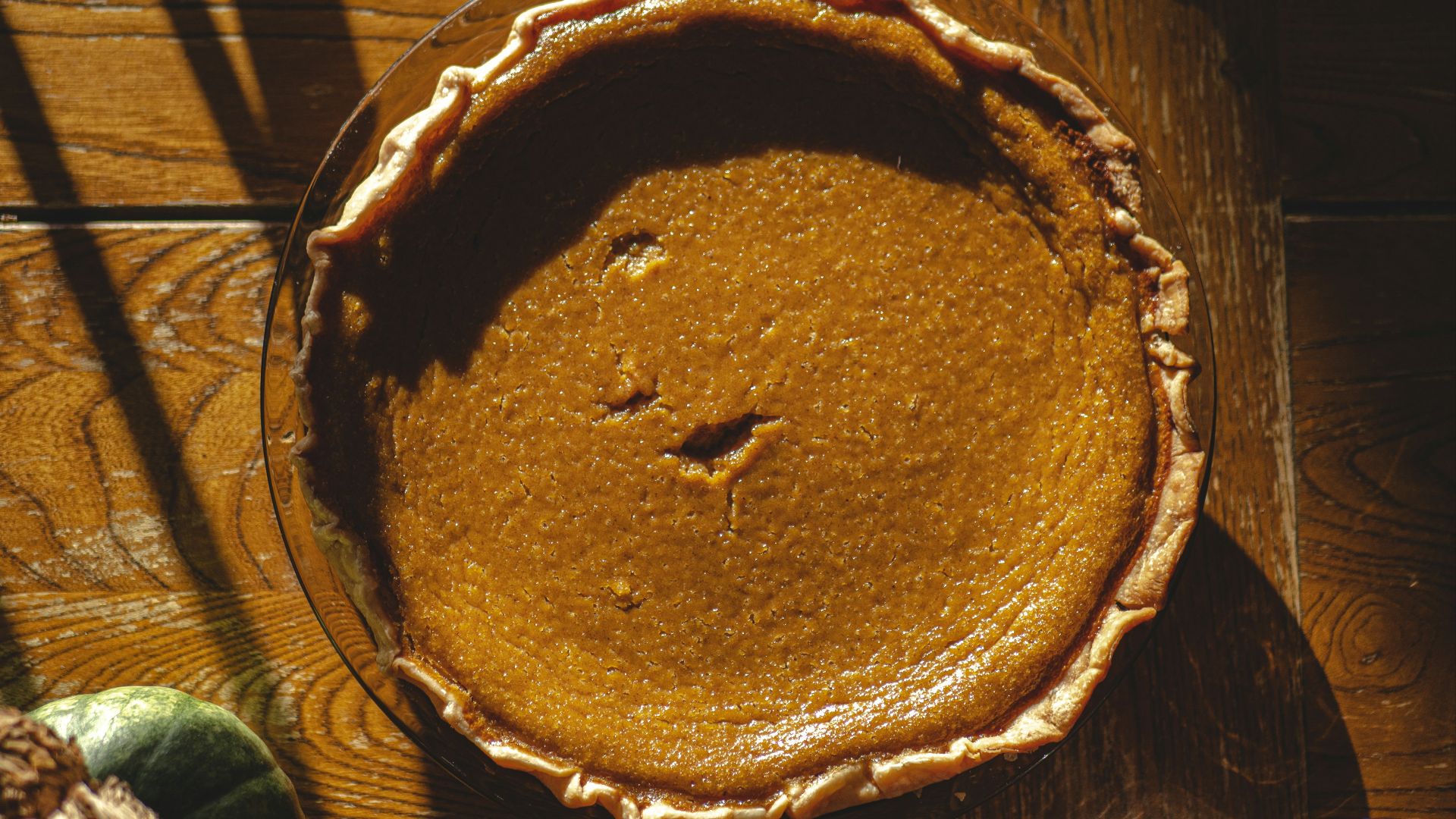 brown and white ceramic bowl
