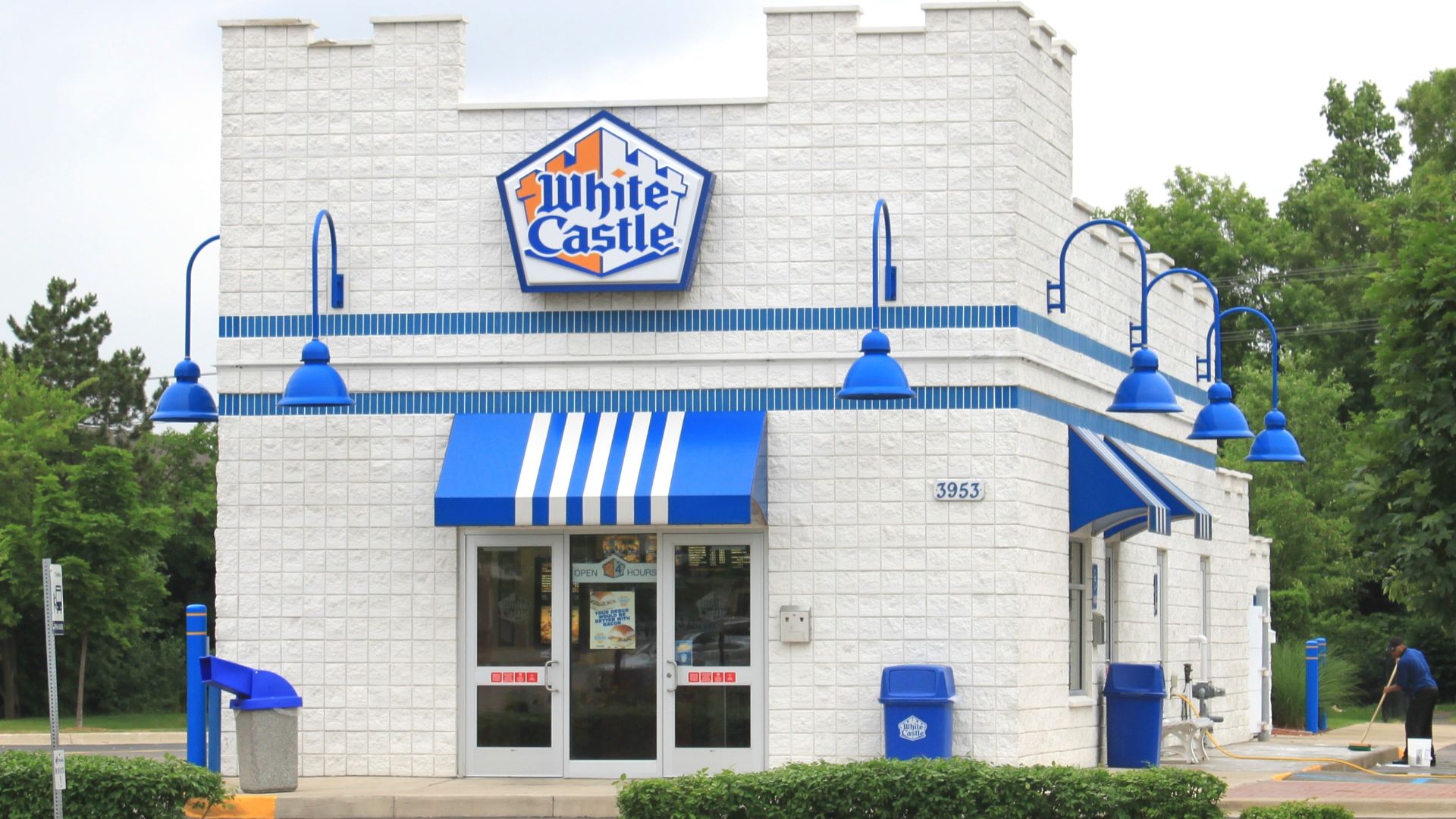 File:White Castle restaurant, 3953 Packard Road, Pittsfield Township, MI - panoramio.jpg