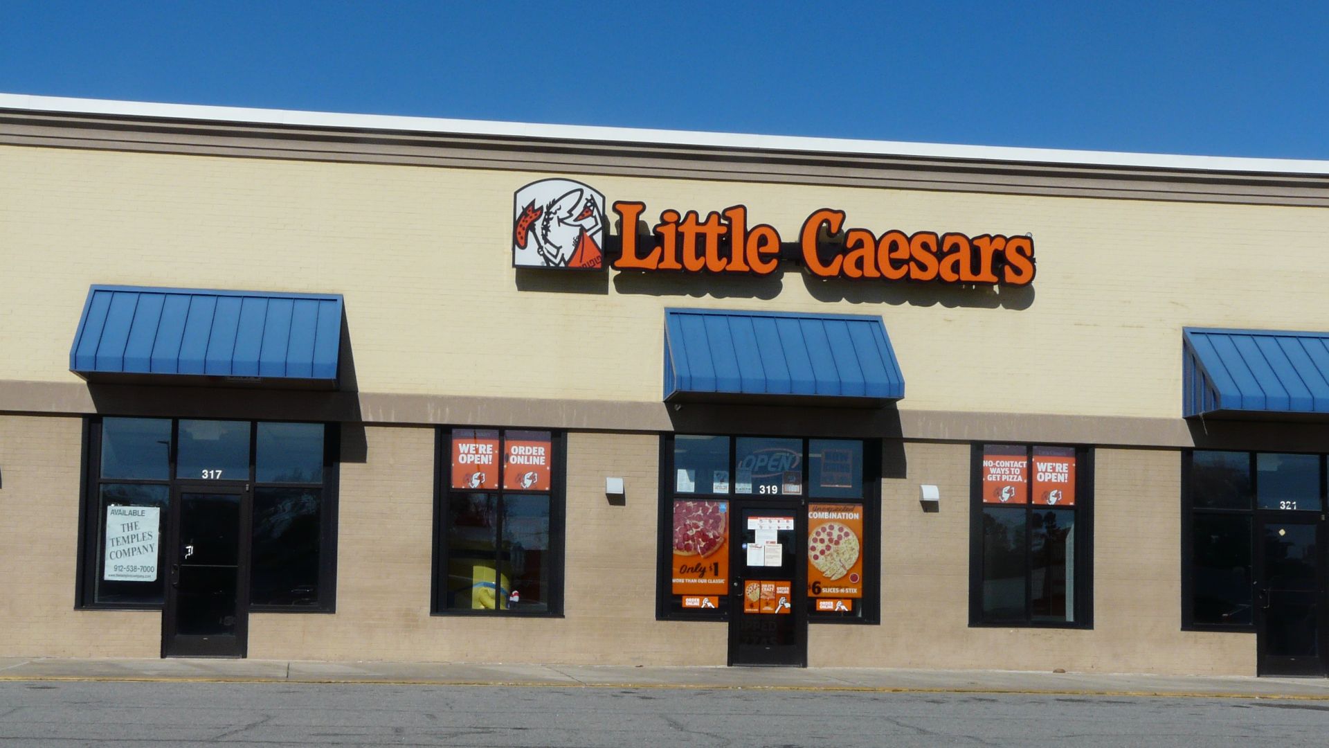 File:Little Caesars in Cairo.jpg