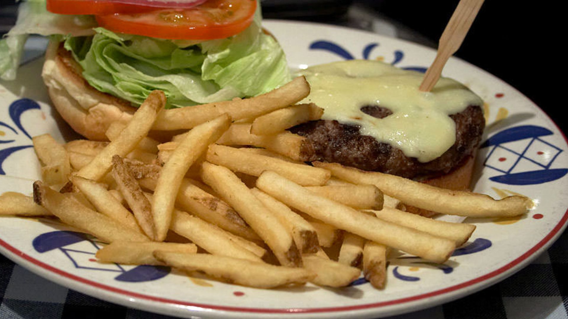 File:Burger and fries (1).jpg