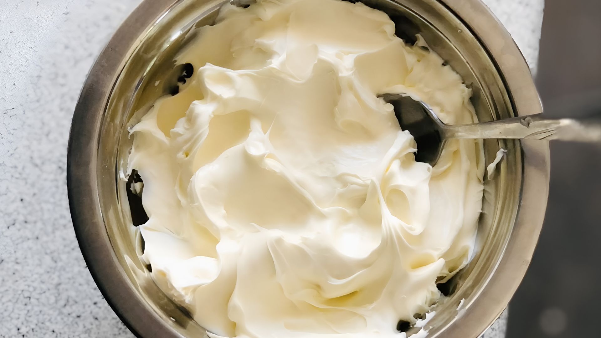 File:Mascarpone preparato in casa.jpg