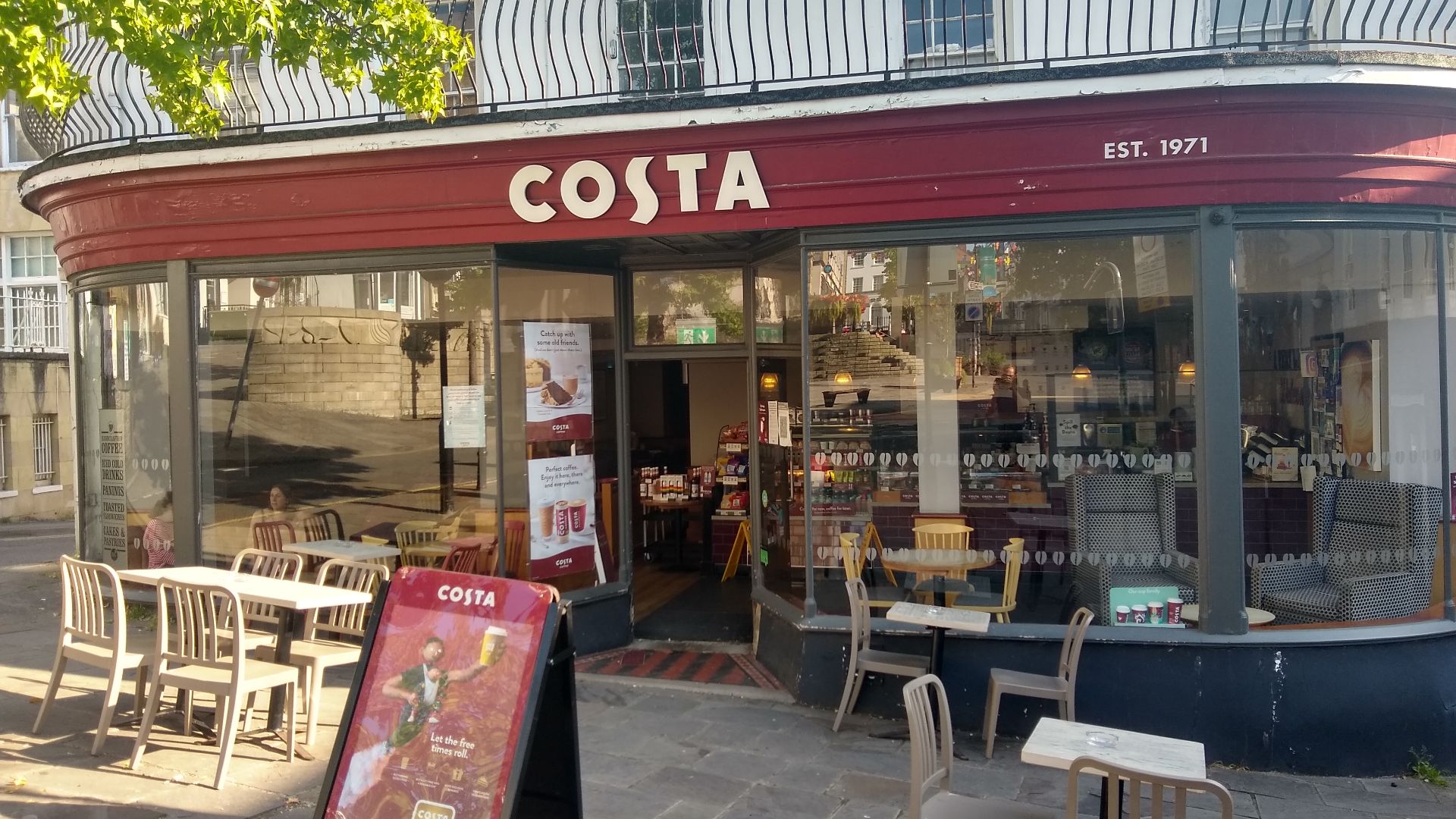 File:Costa Coffee, Beaufort Sq, Chepstow.jpg