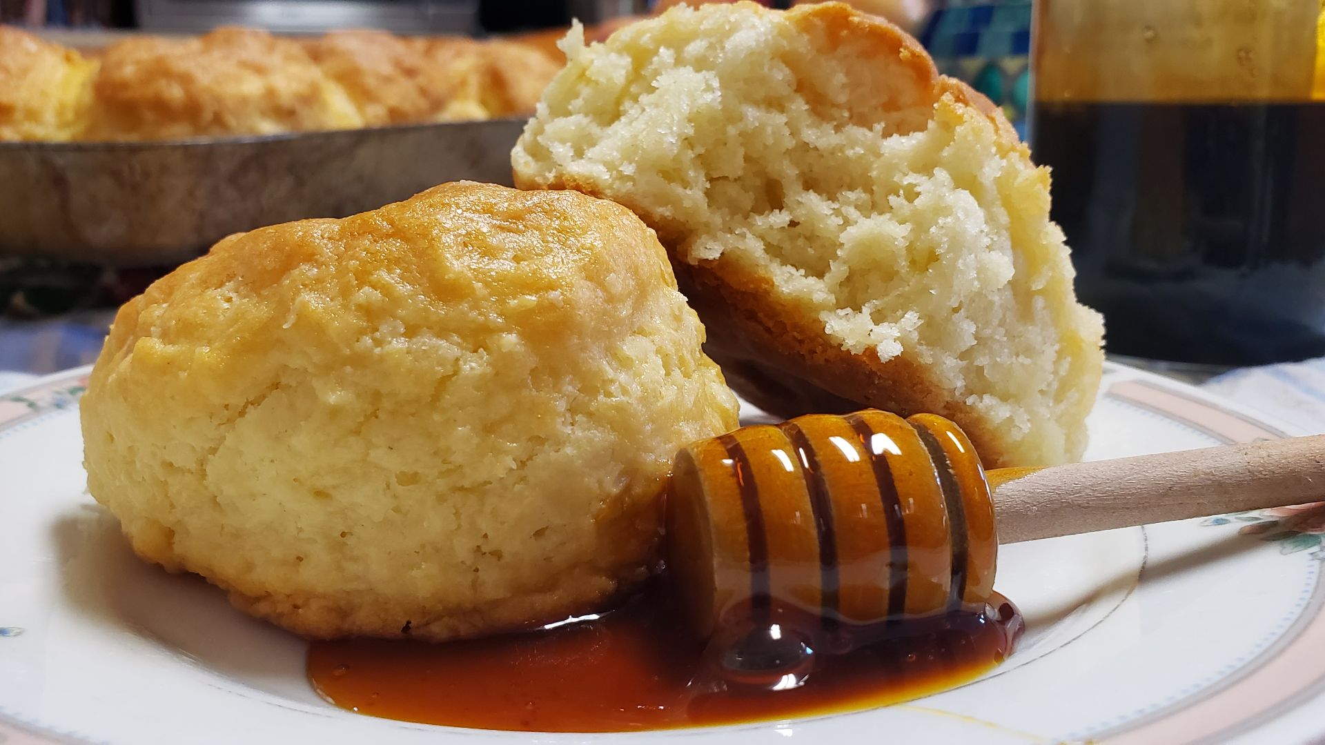 File:Homemade Southern Buttermilk Biscuit with Sorghum Syrup.jpg