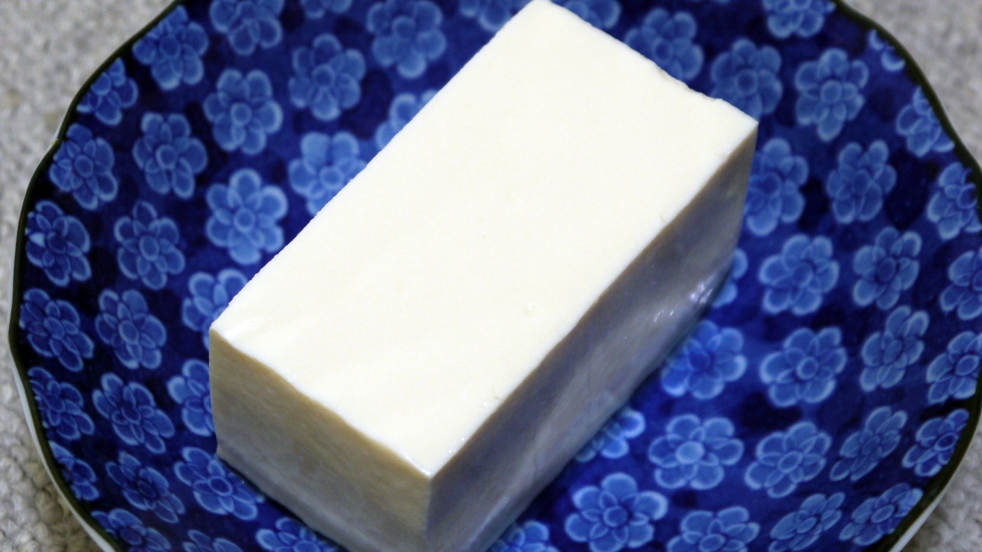 File:Japanese SilkyTofu (Kinugoshi Tofu).JPG