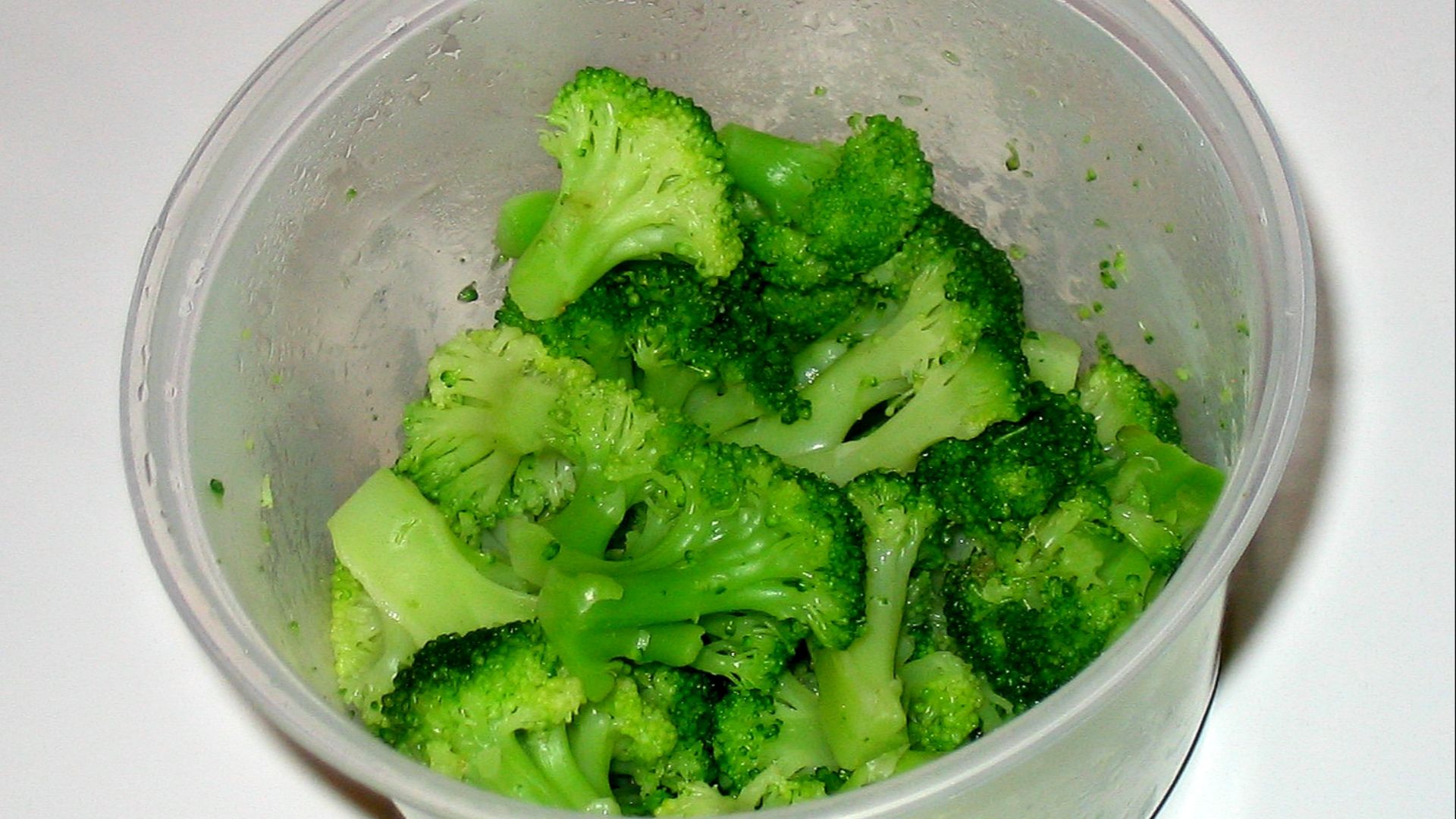 File:Broccoli in a dish 1.jpg
