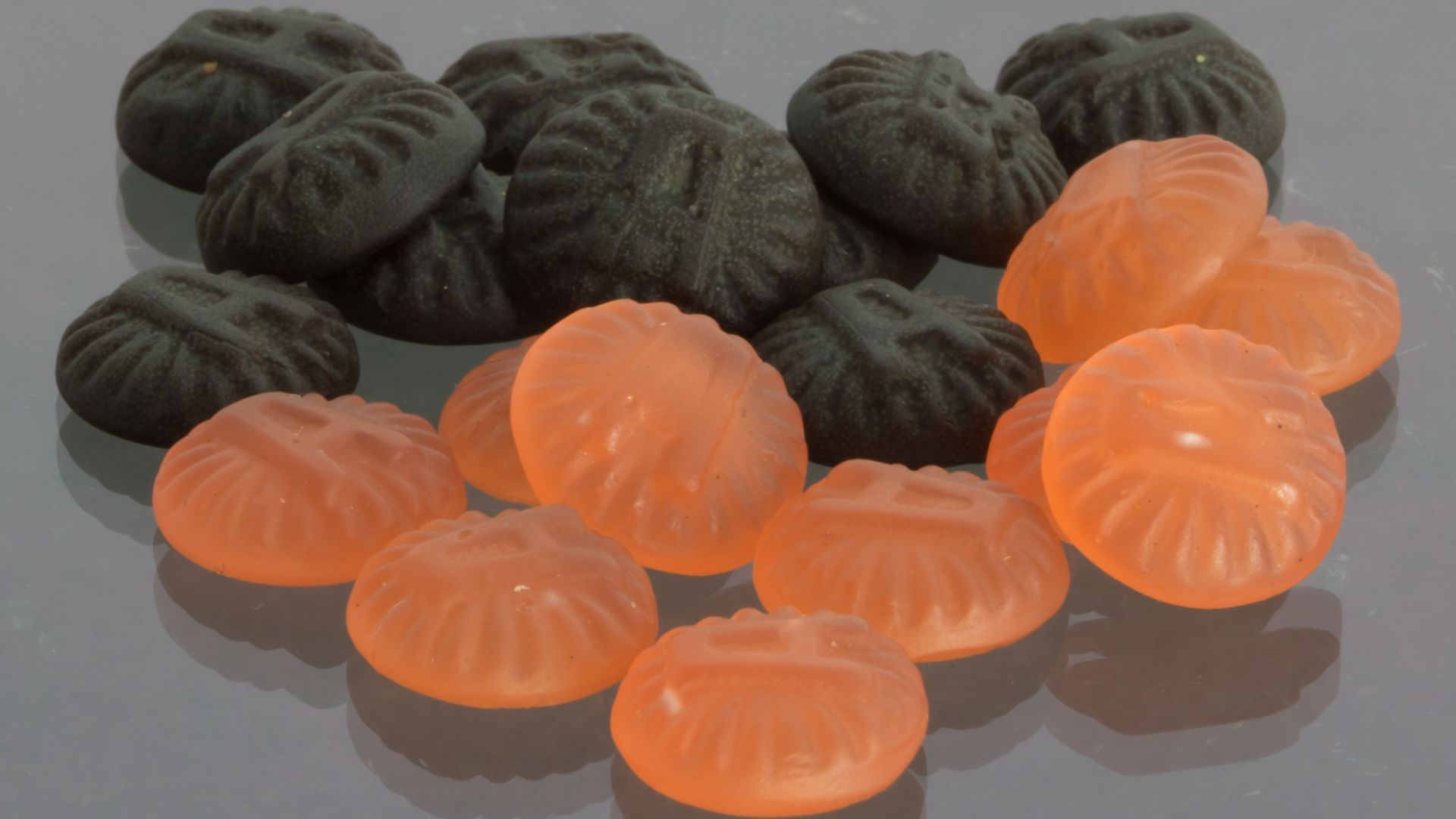 File:Läkerol Salmiak und Raspberry Lemongrass-6338.jpg