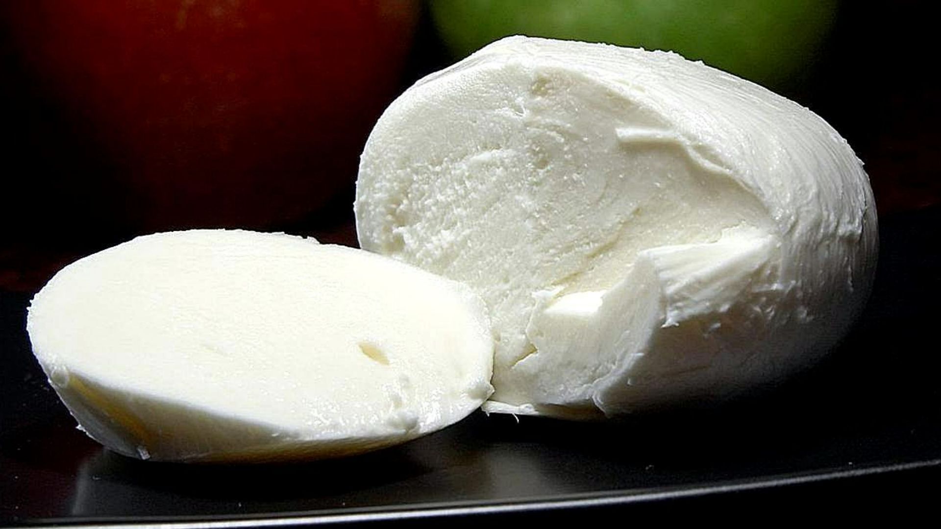 File:Mozzarella cheese (1).jpg