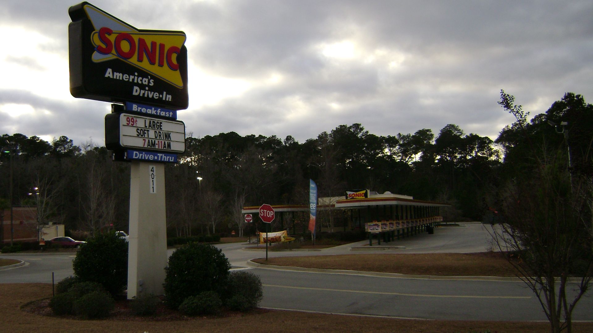 File:Sonic Bemiss Rd.JPG
