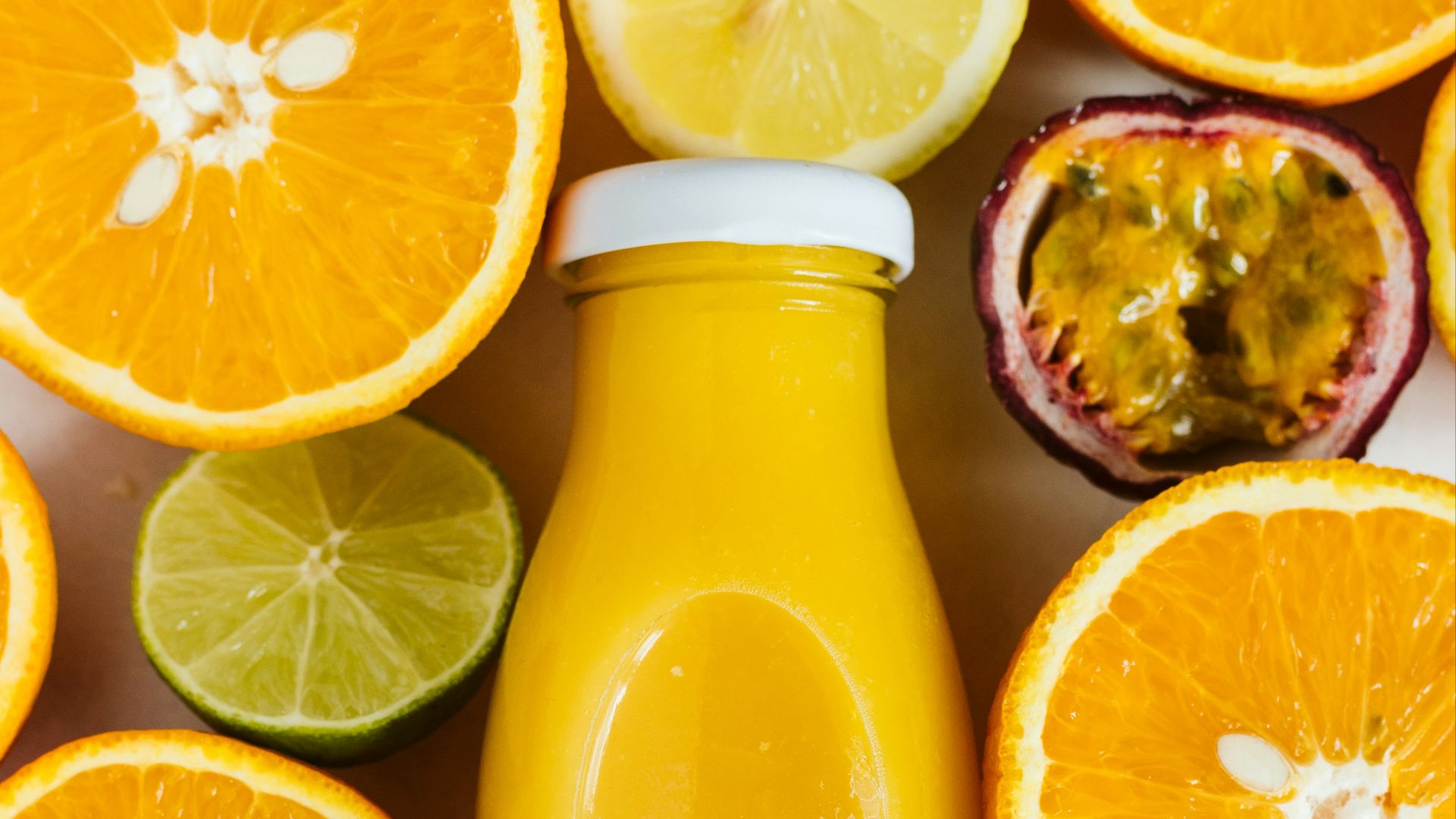 sliced lemon and lemon fruits