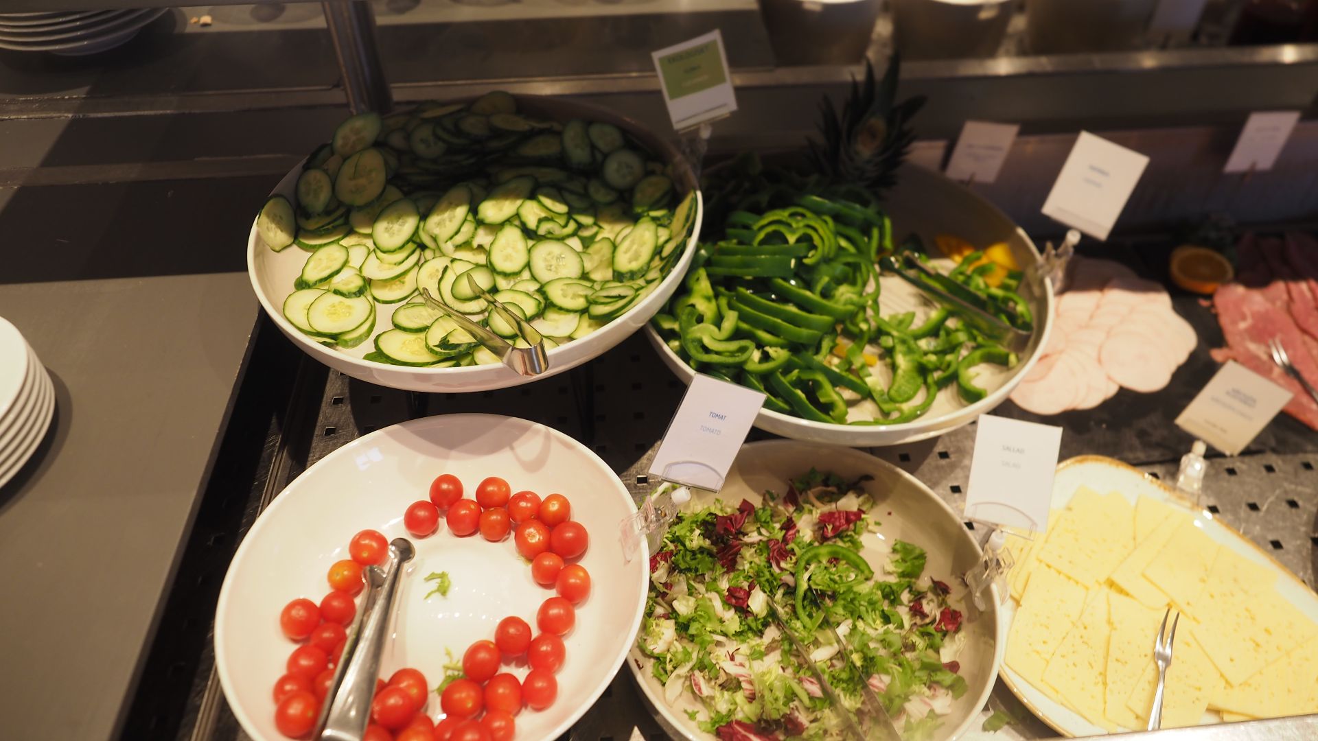 File:Vegetables at breakfast buffet at Quality Hotel Grand Borås.jpg