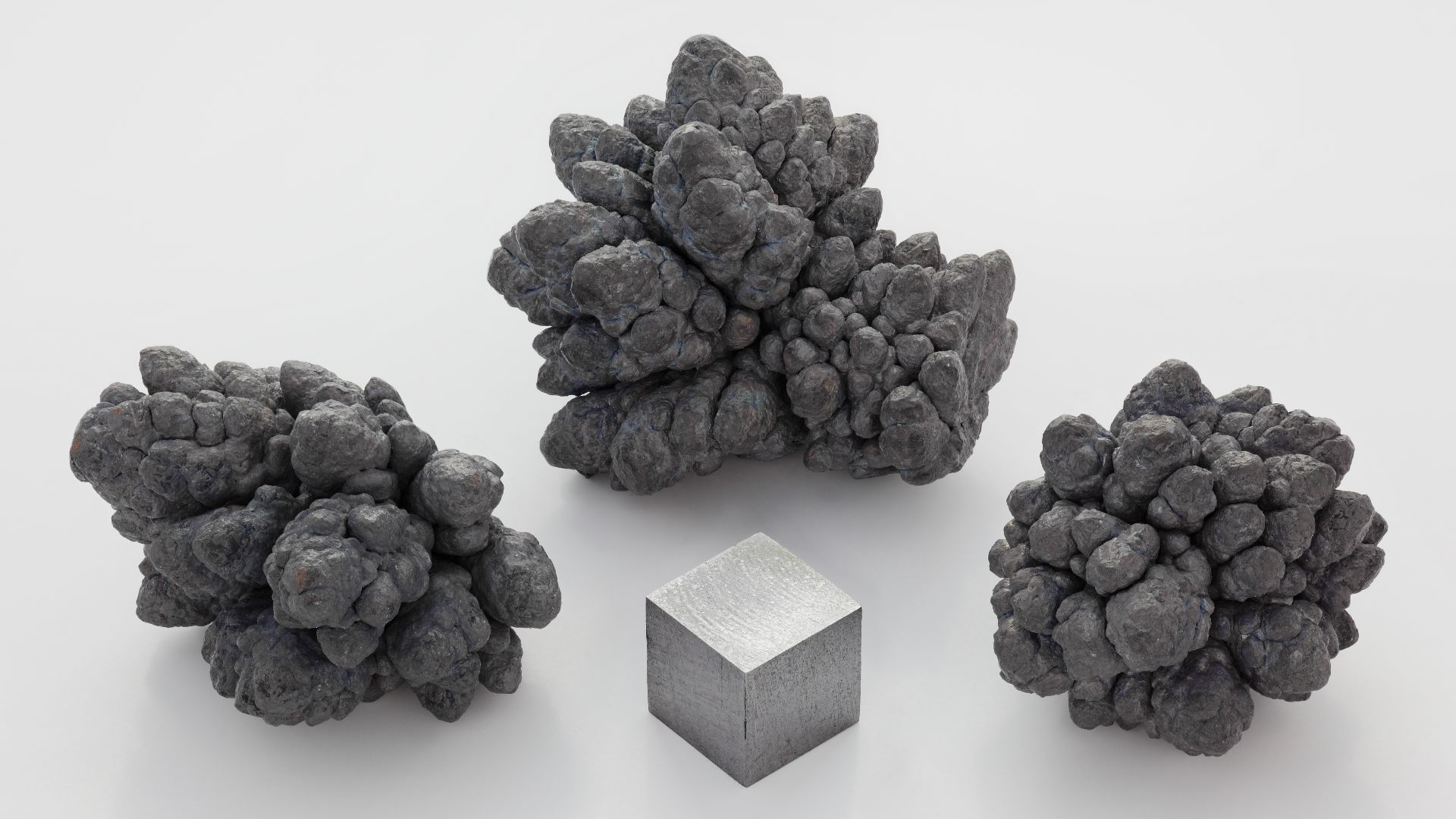 File:Lead electrolytic and 1cm3 cube.jpg