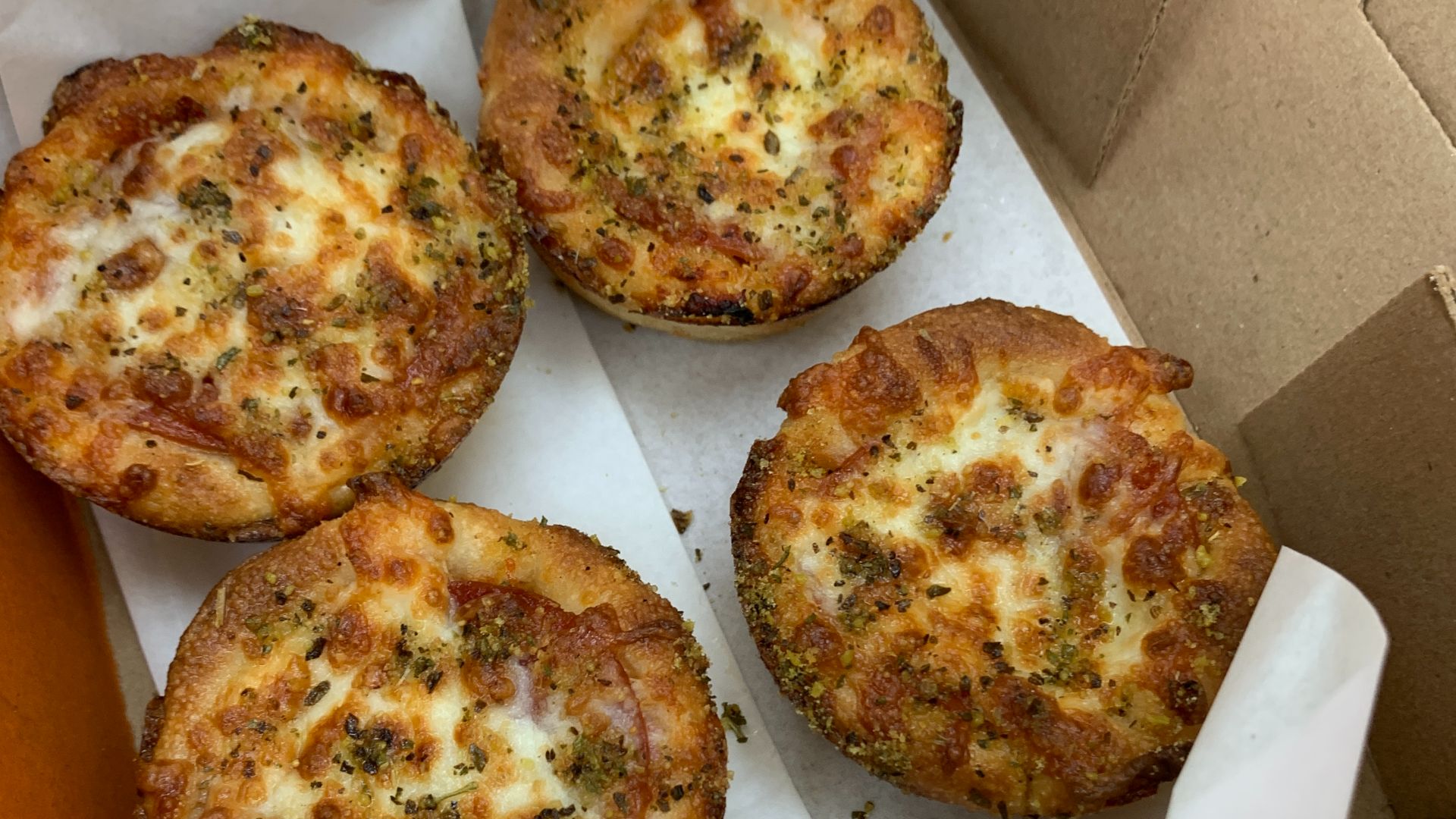 File:Crazy puffs en Little Caesars.jpg