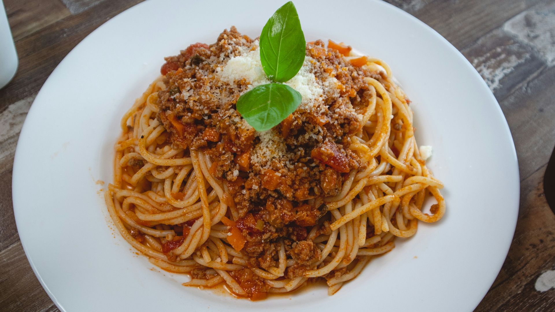 spaghetti on white ceramic plate