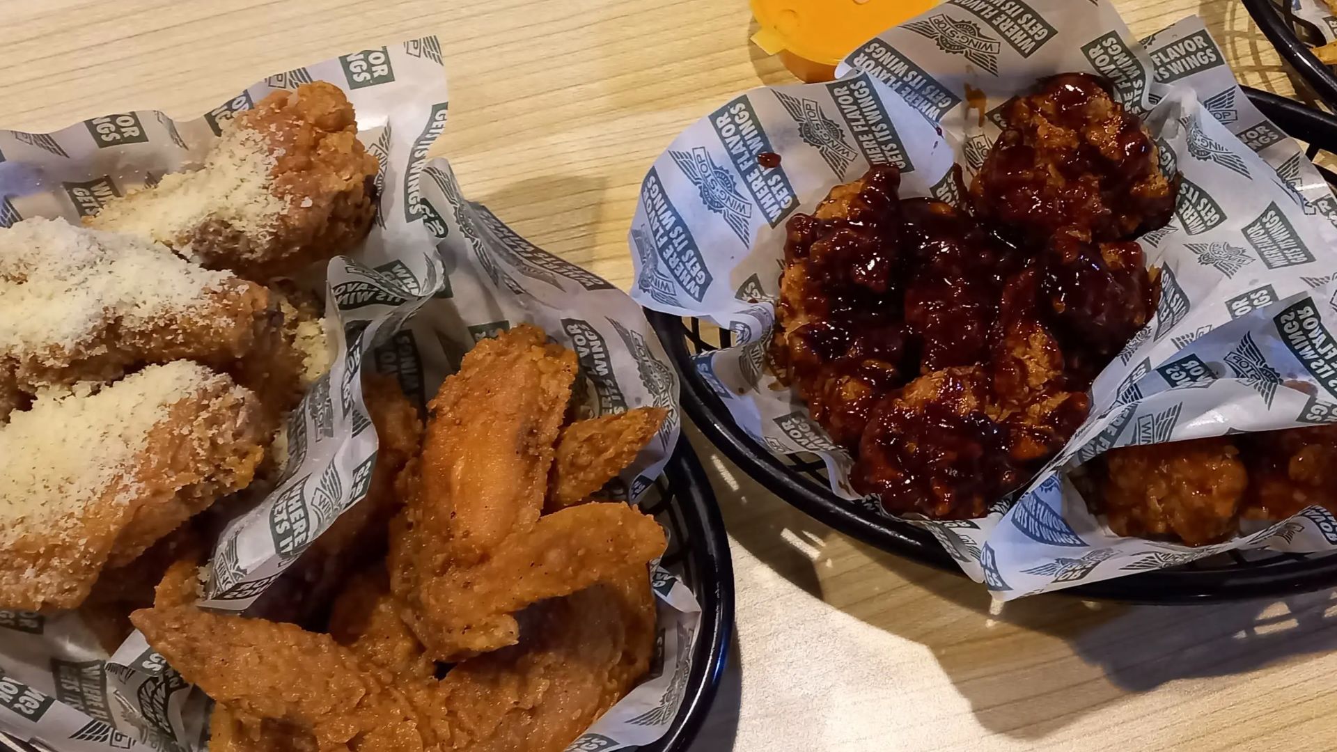 File:Wingstop chicken and chips.webp