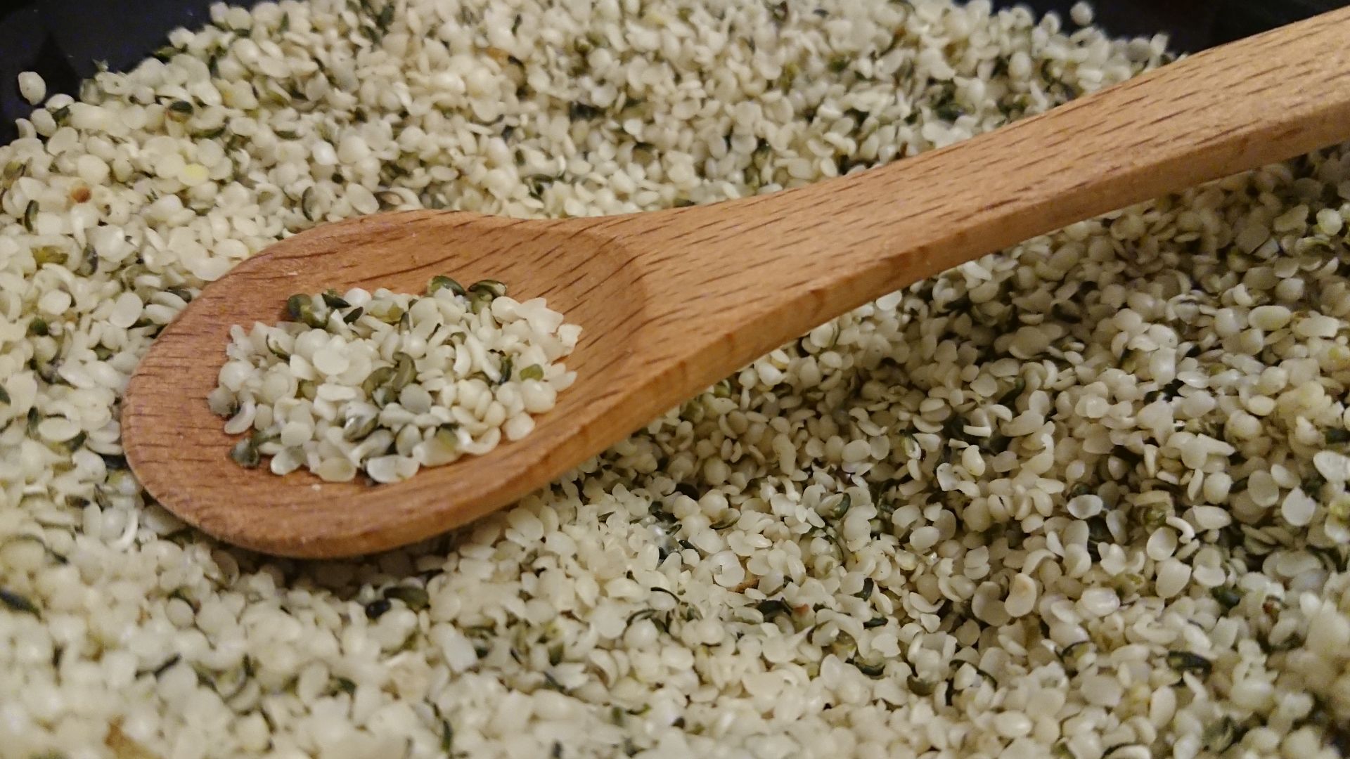 File:Hemp Seeds protein1.jpg