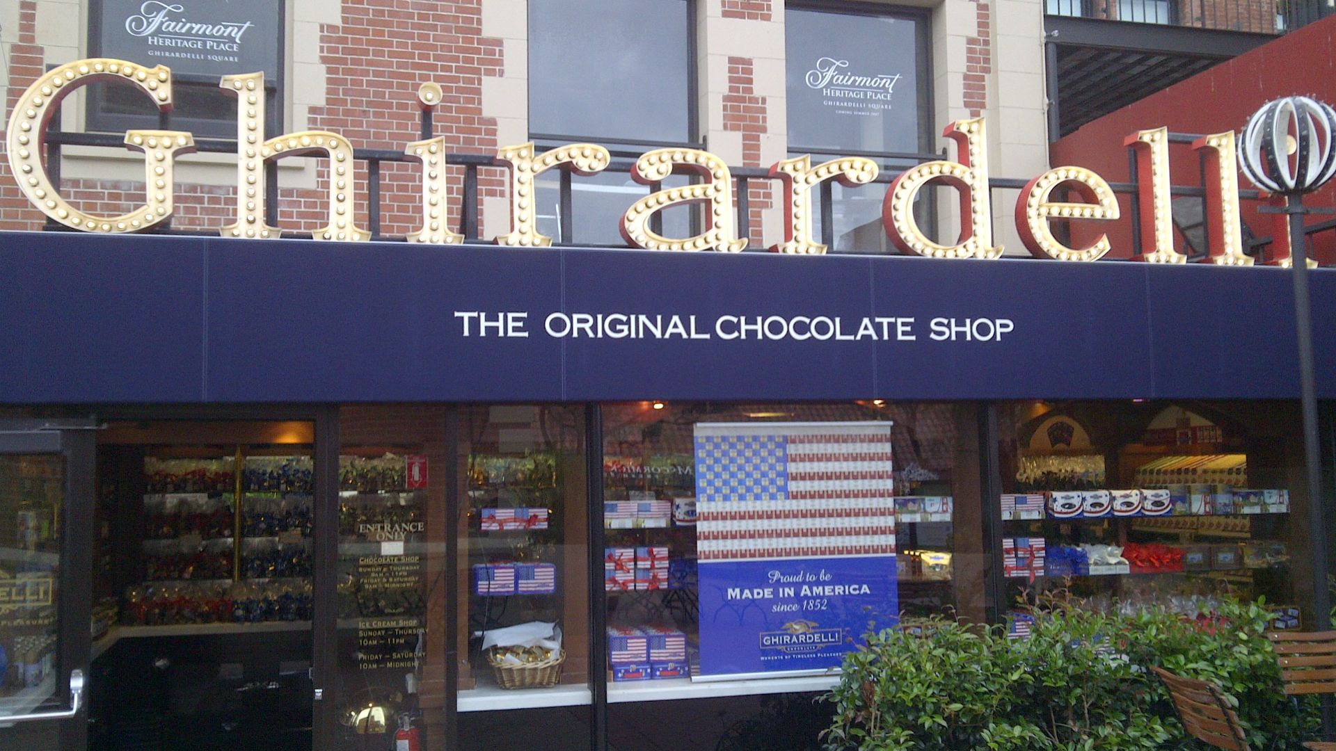 File:San Francisco Ghirardelli square.jpg