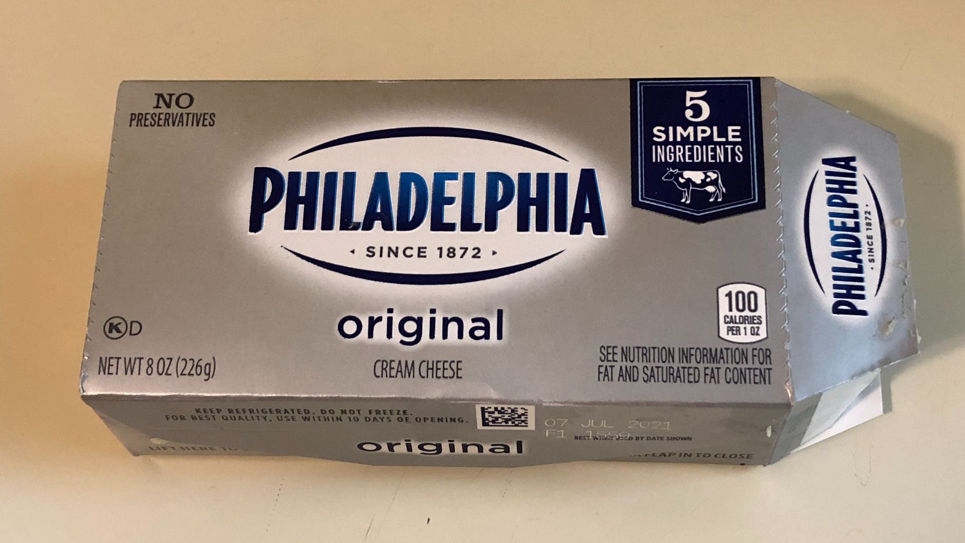 File:2021-02-15 12 48 33 A box of Philadelphia Cream Cheese in the Franklin Farm section of Oak Hill, Fairfax County, Virginia.jpg