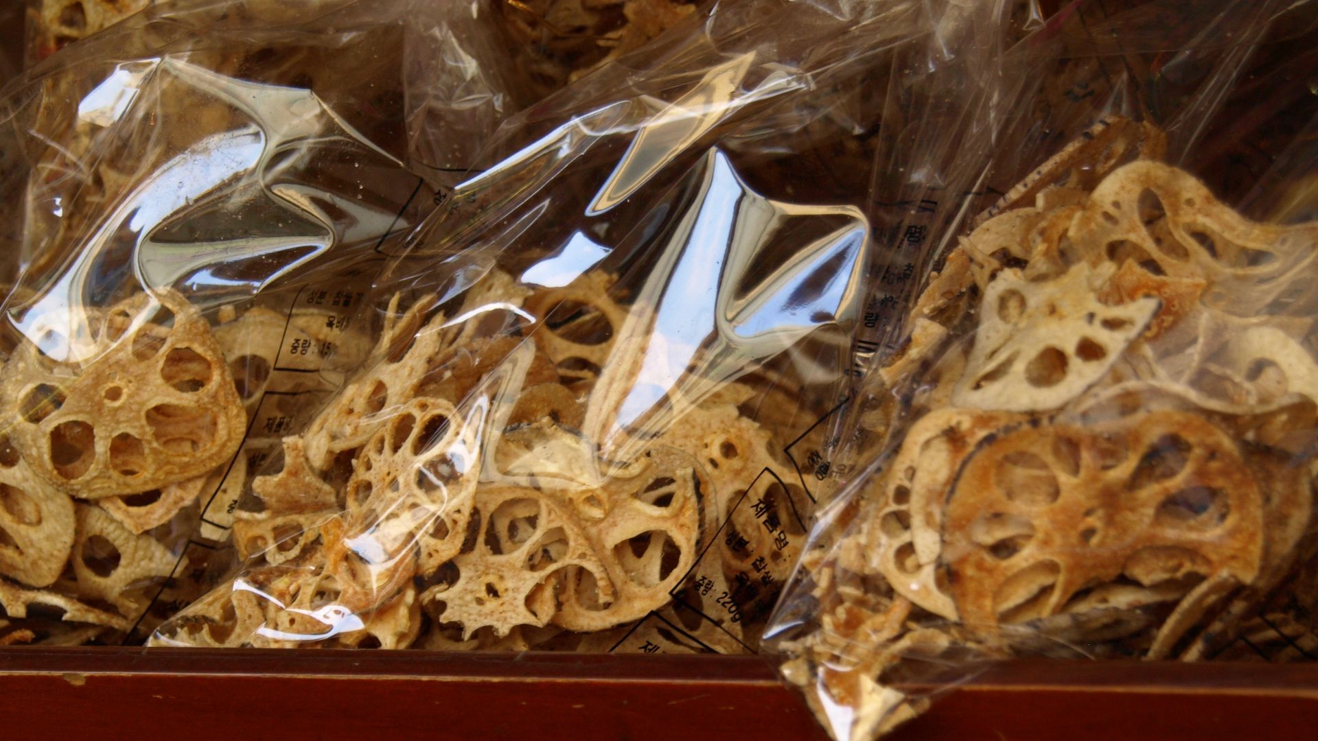 File:Korean cuisine-Yeongeun bugak-01.jpg